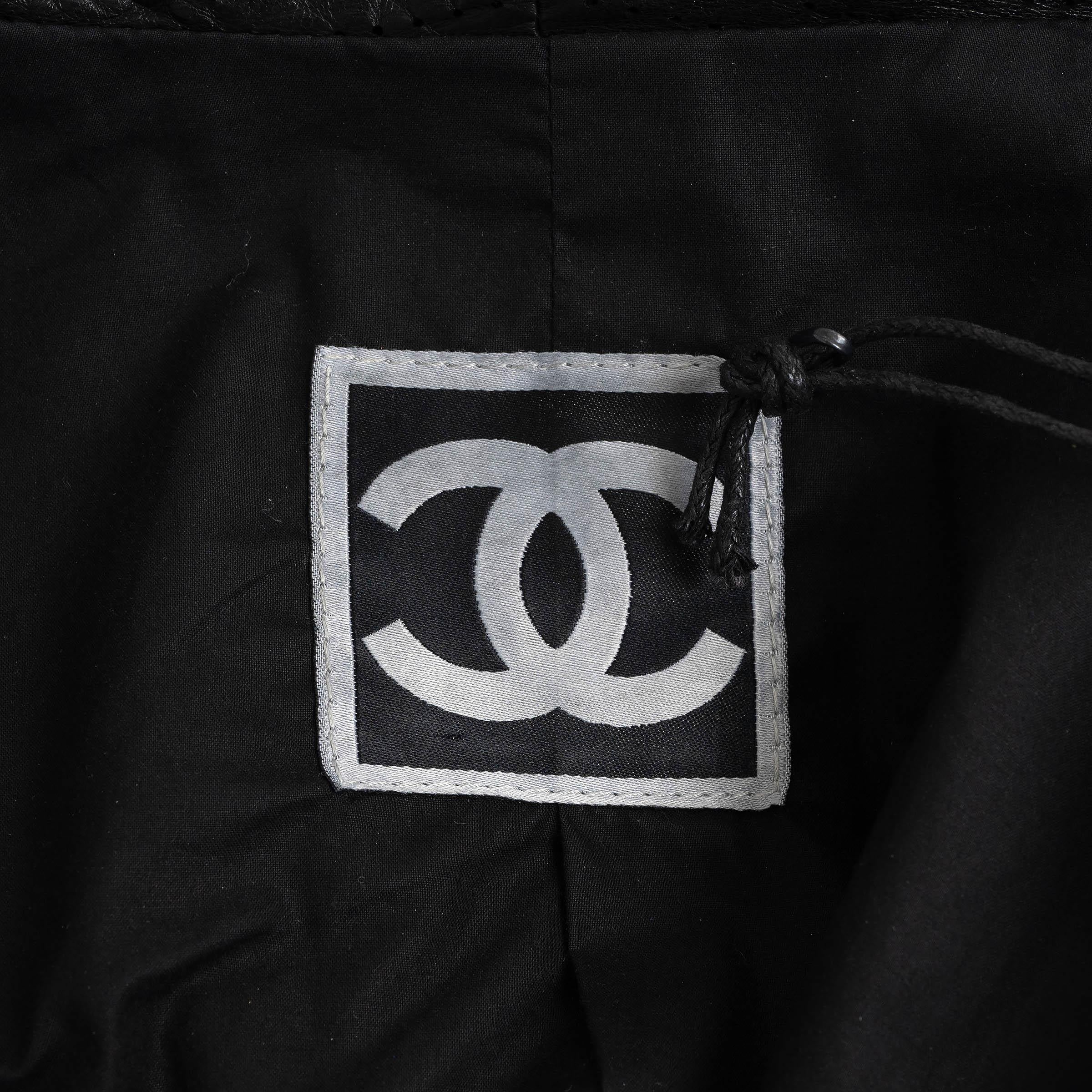 CHANEL SPORT schwarzes Leder 09P HOODED BOMBER Jacke 36 XS im Angebot 4