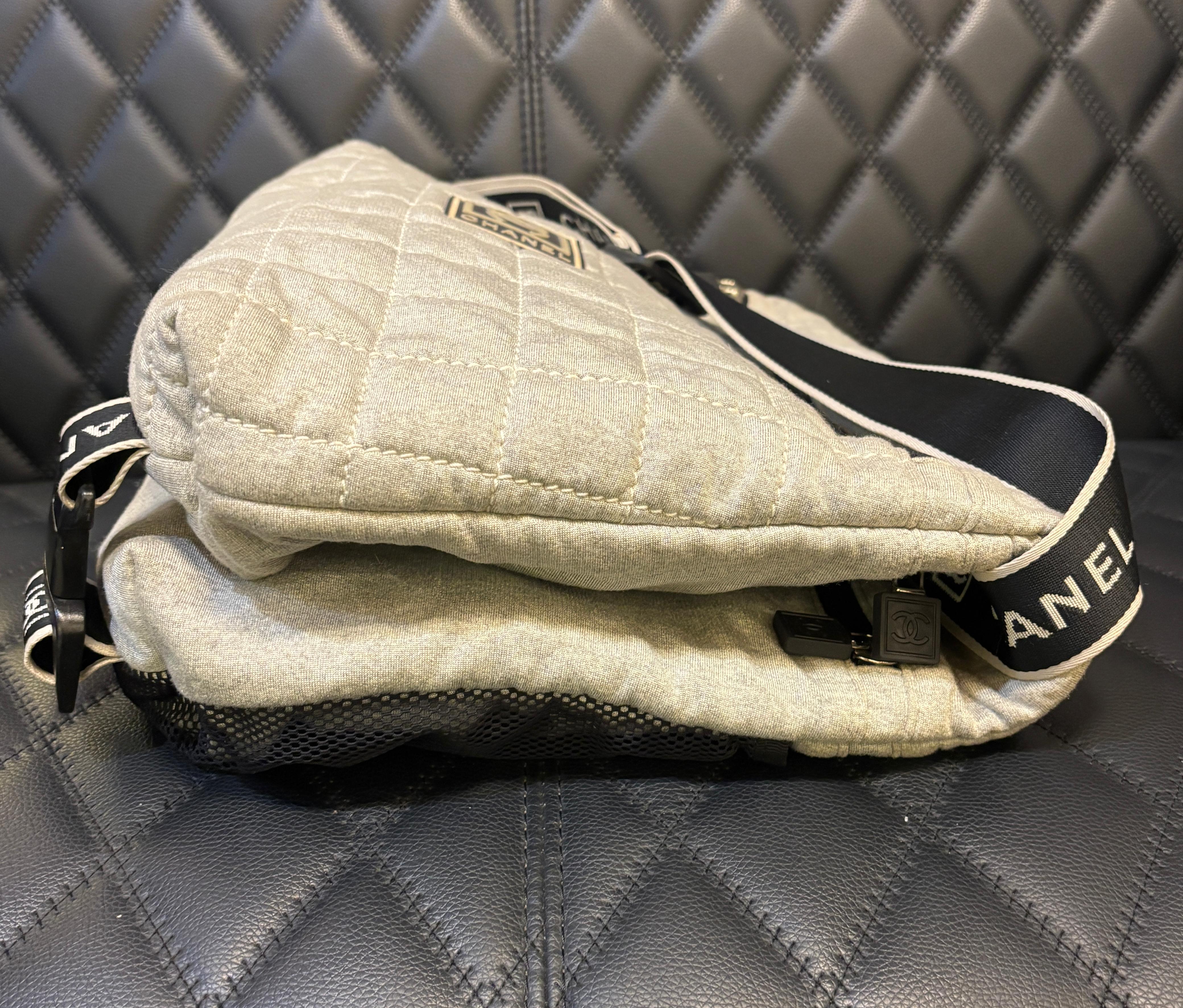 Chanel Sport Bolso Mensajero Grande Lana Gris en venta 2