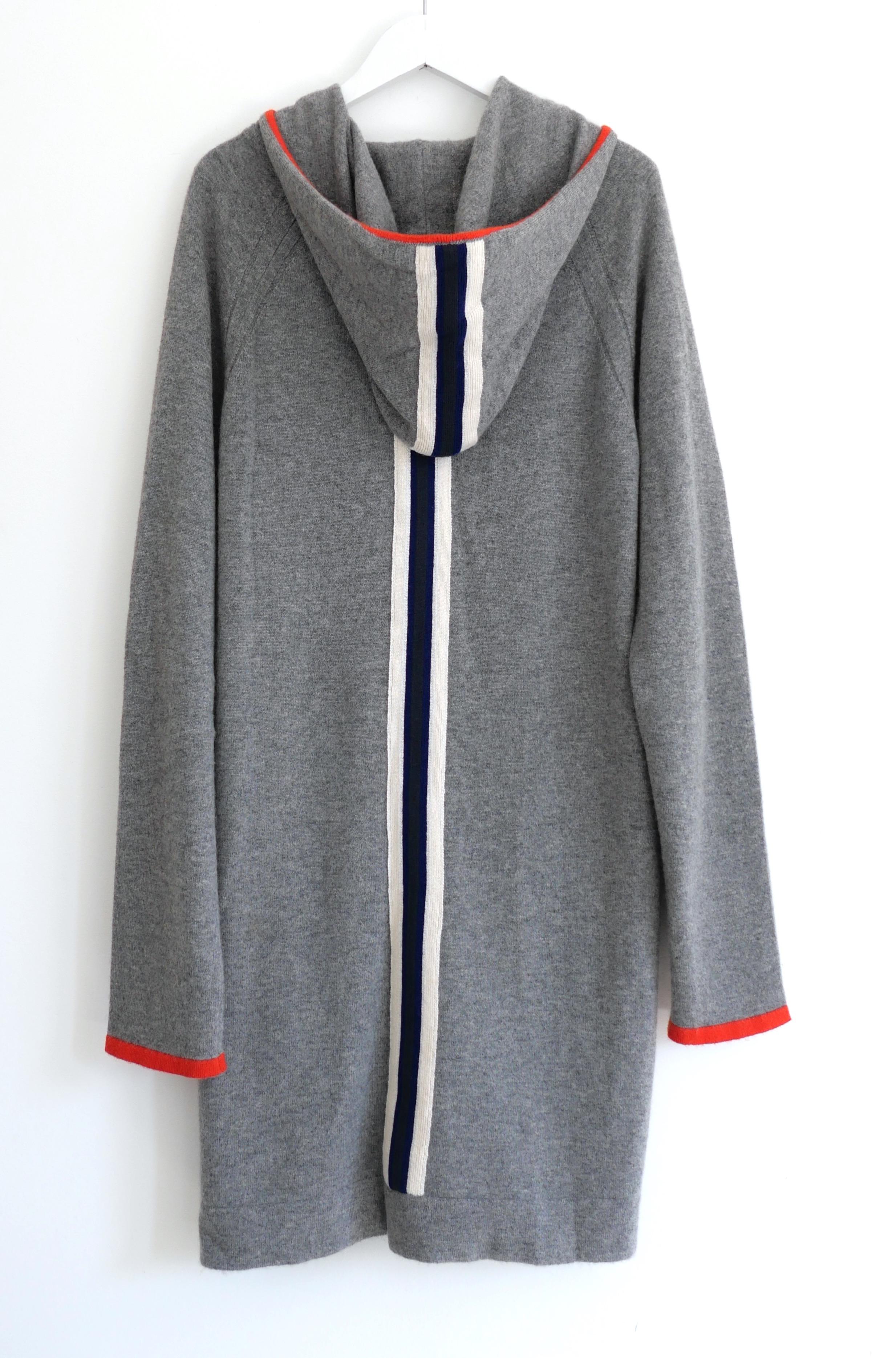 Chanel Sport Line 2009 09P Cashmere Zip Front Long Cardigan In New Condition For Sale In London, GB