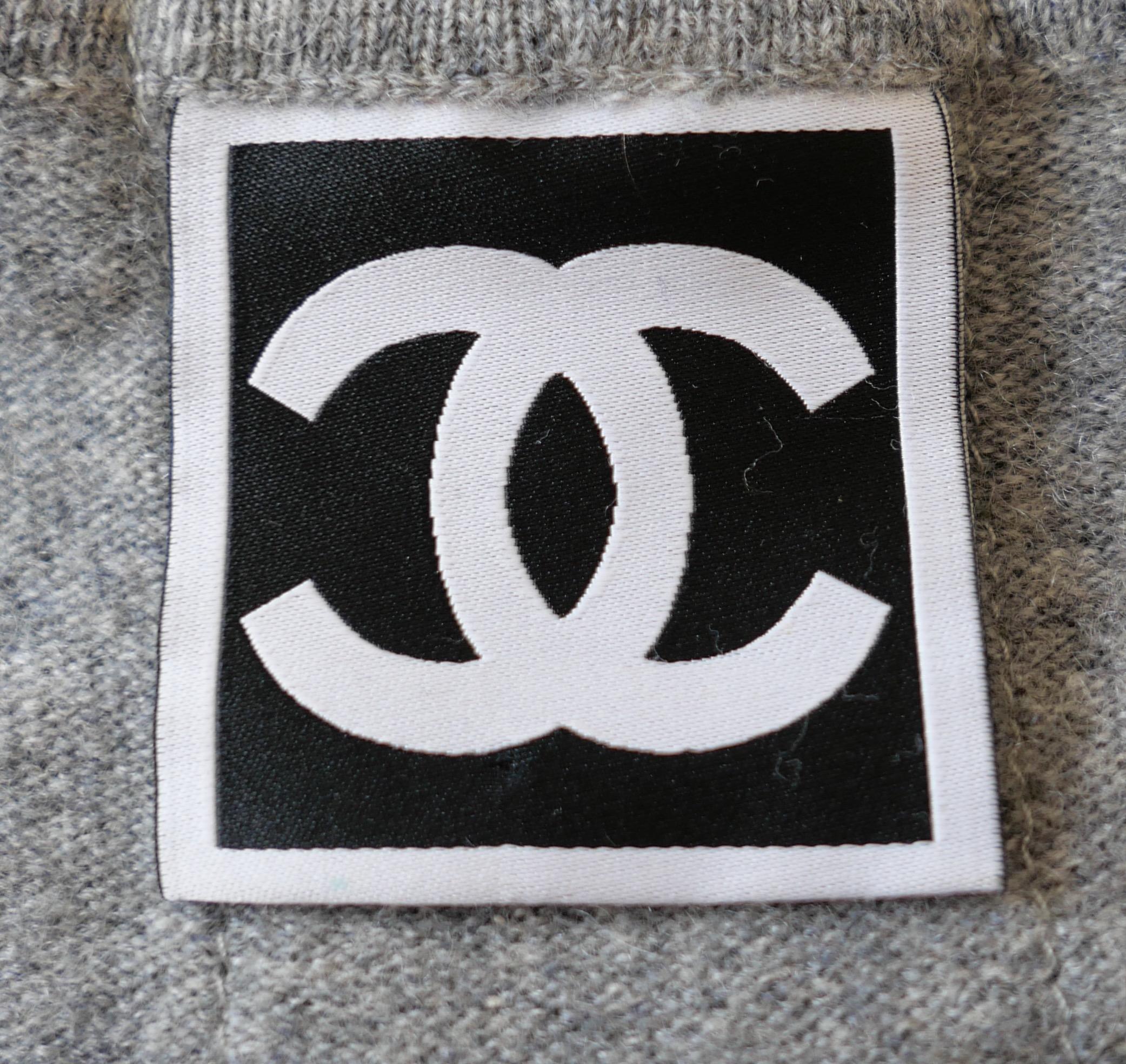 Chanel Sport Line 2009 09P Cashmere Zip Front Long Cardigan For Sale 2