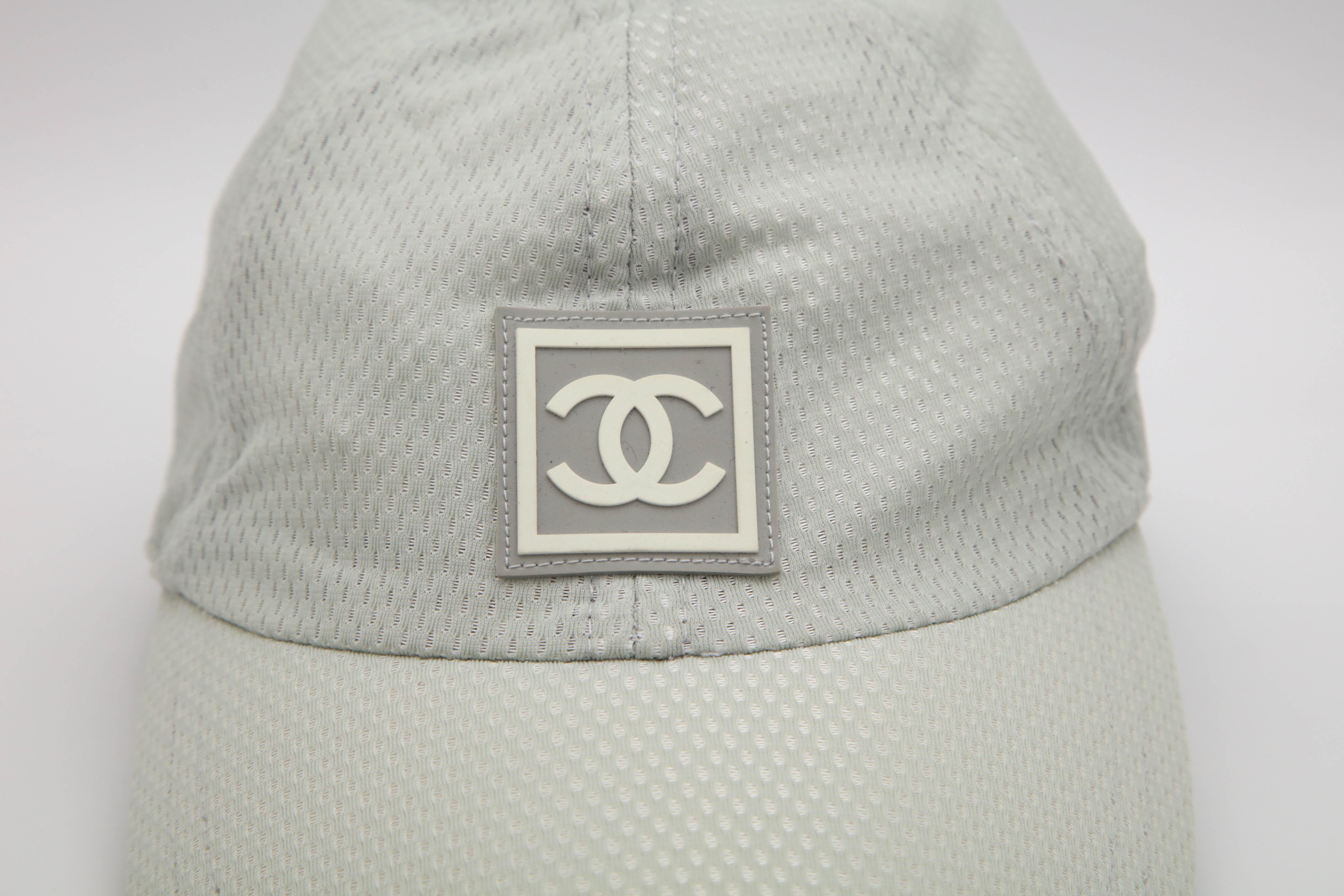 Chanel Sport Rare Gray Cap with CC Logo In Excellent Condition For Sale In Chicago, IL