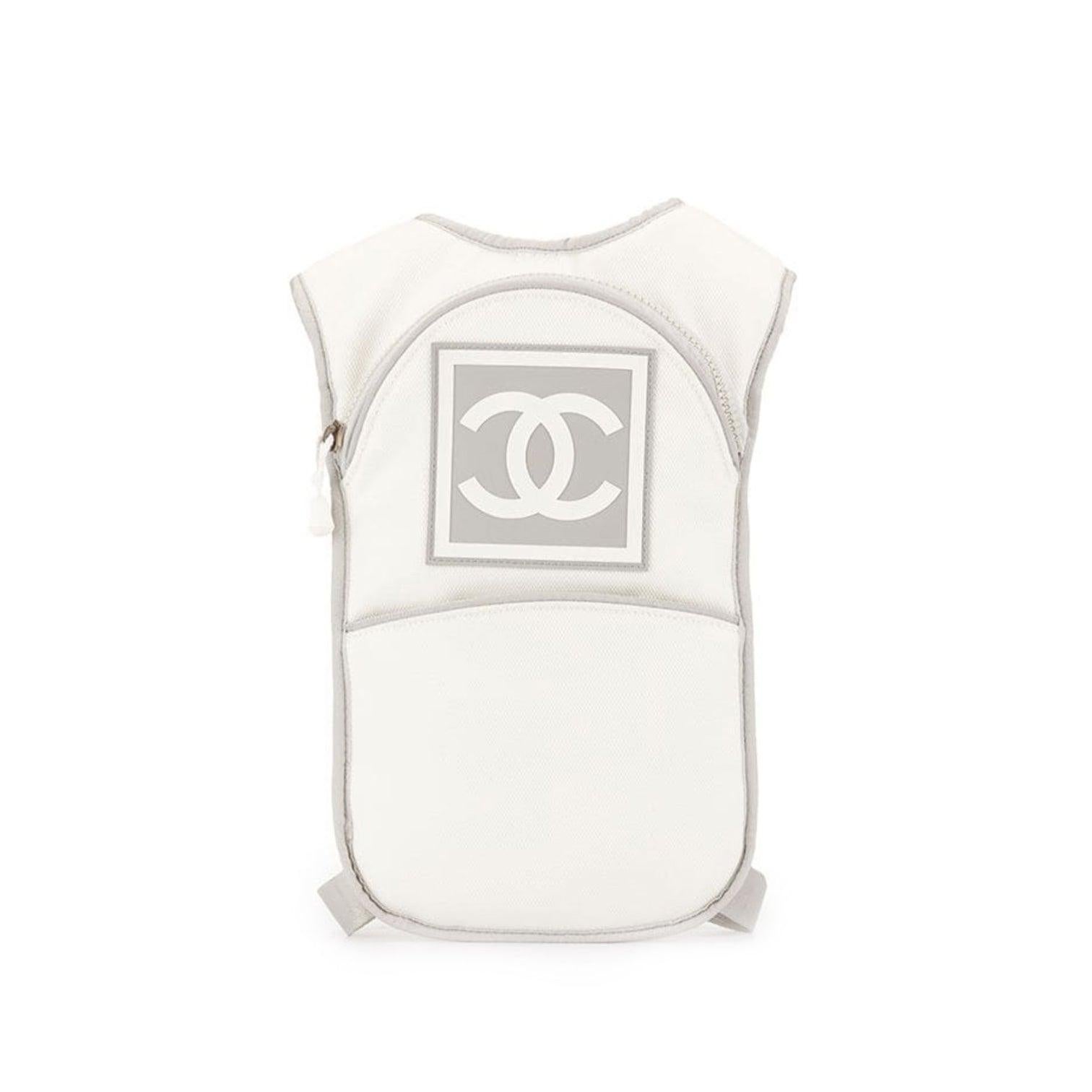 Sac à dos Chanel Sport en nylon blanc et gris en vente 1