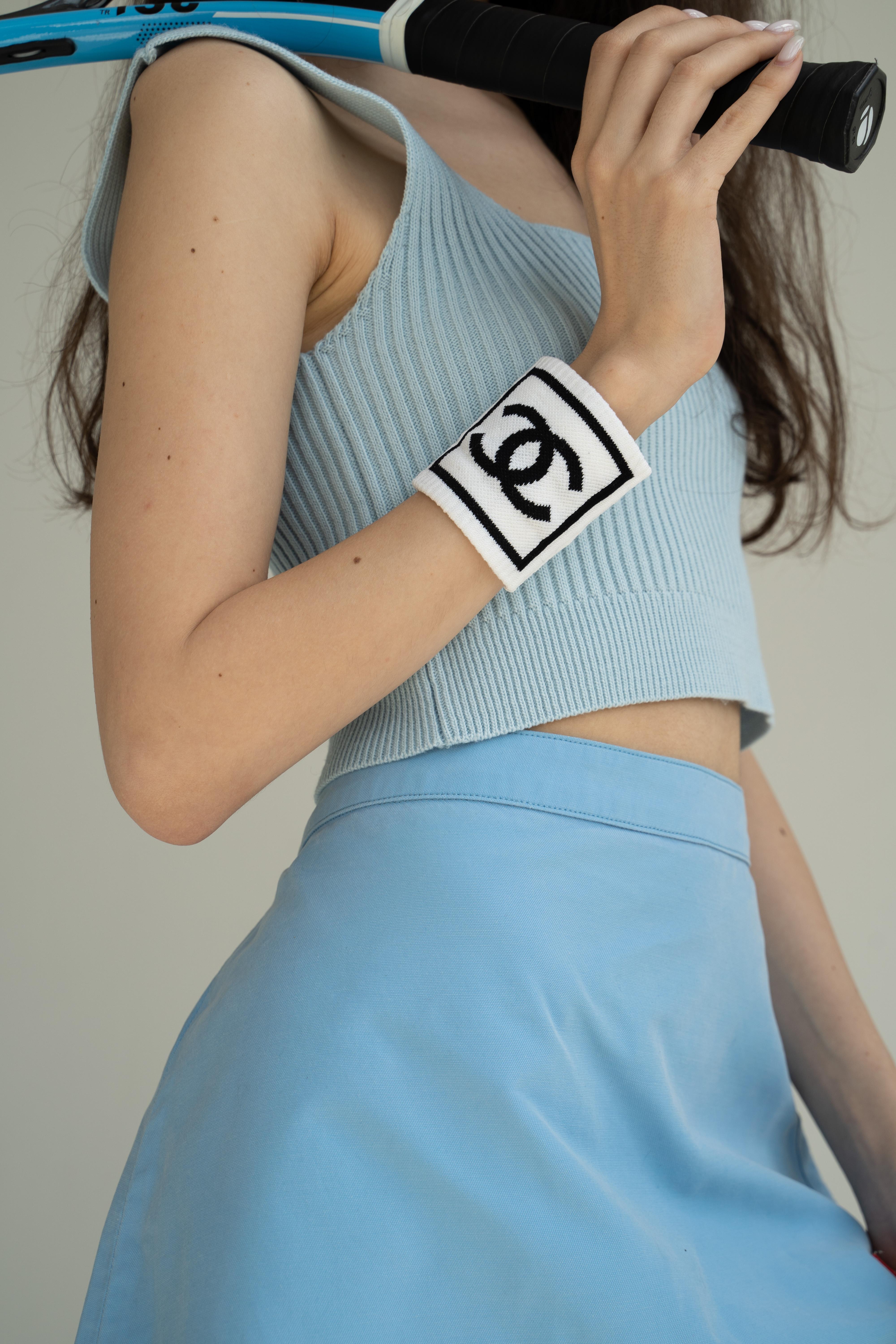 Chanel Sport-Armband in Weiß, Vintage 2000er Jahre, Tenniscore im Zustand „Hervorragend“ im Angebot in Алматинский Почтамт, KZ
