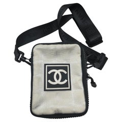 Chanel Sports Line Nero e Bianco CC Rubber Logo Camera Crossbody Waist Duo Bag