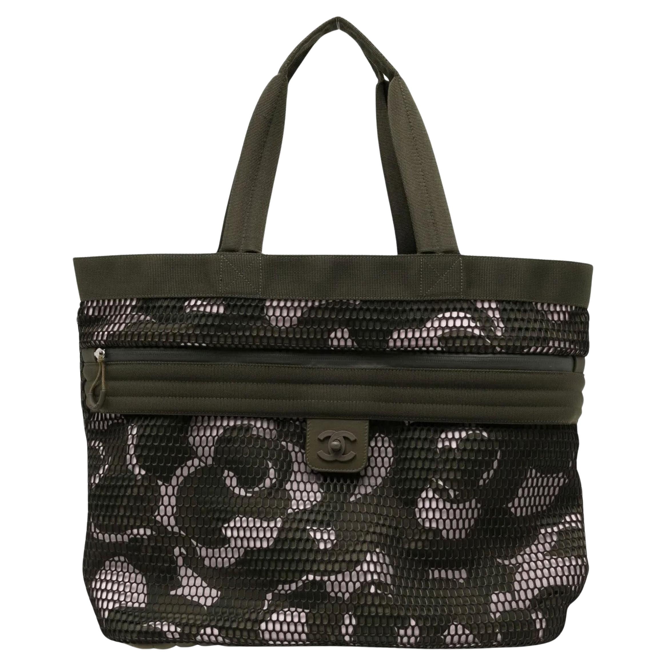 Chanel Sporty Gym Mesh Nylon Dunkelgrün Tote im Angebot