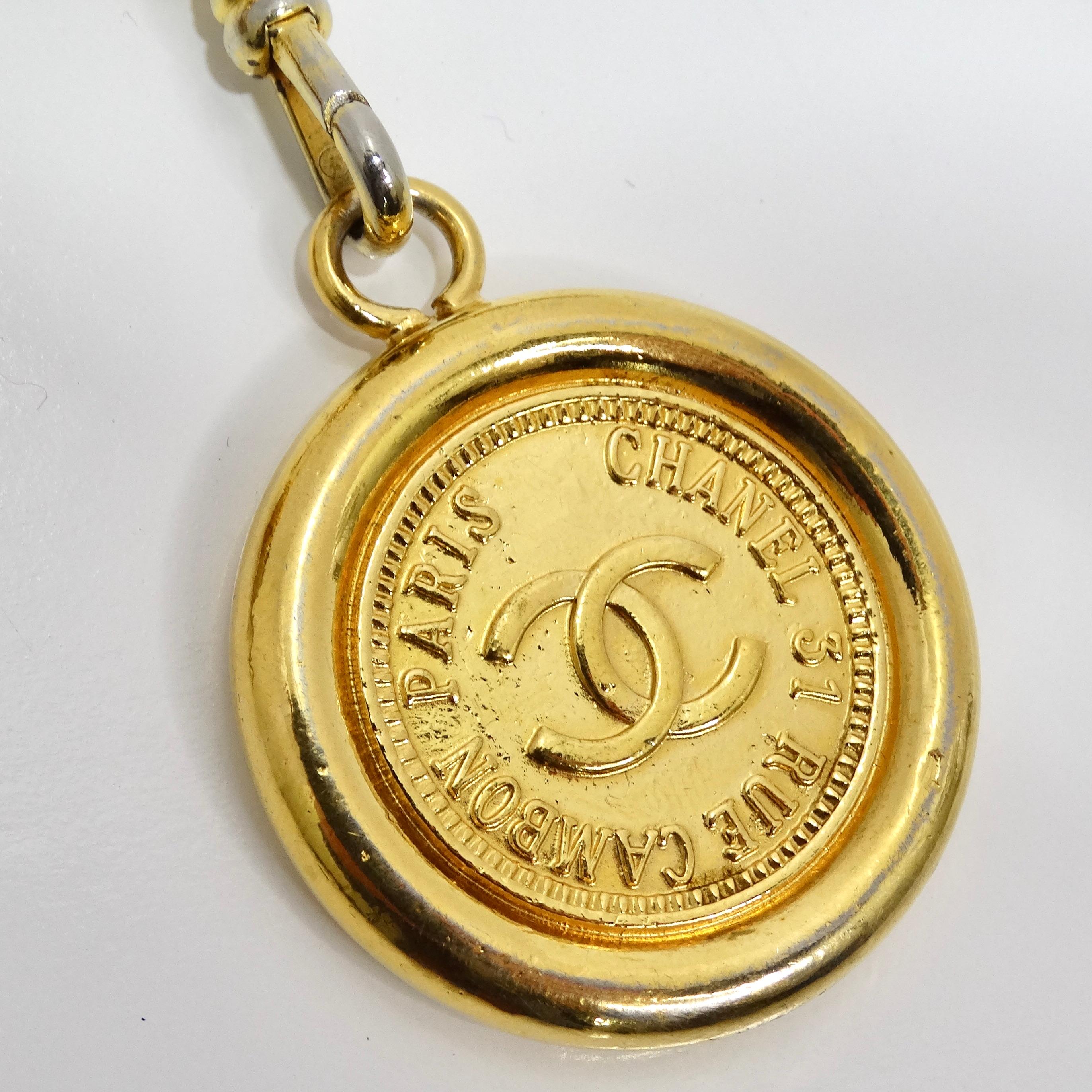 Chanel Frühjahr 1994 Goldfarbener CC Medaillon Kettengürtel mit Medaillon im Angebot 2