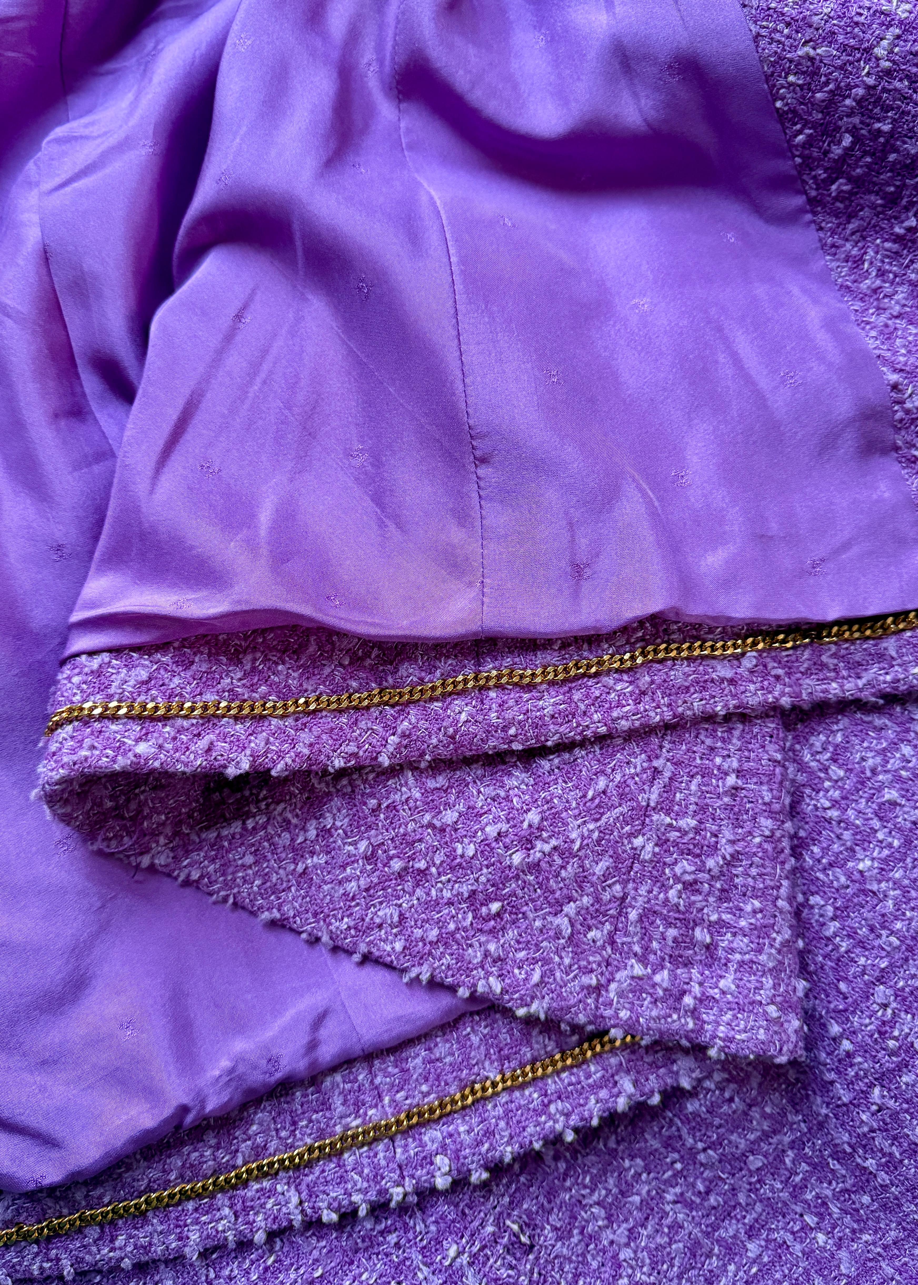 Chanel Spring 1994 Runway Purple Boucle Jacket & Skirt Suit Set For Sale 2