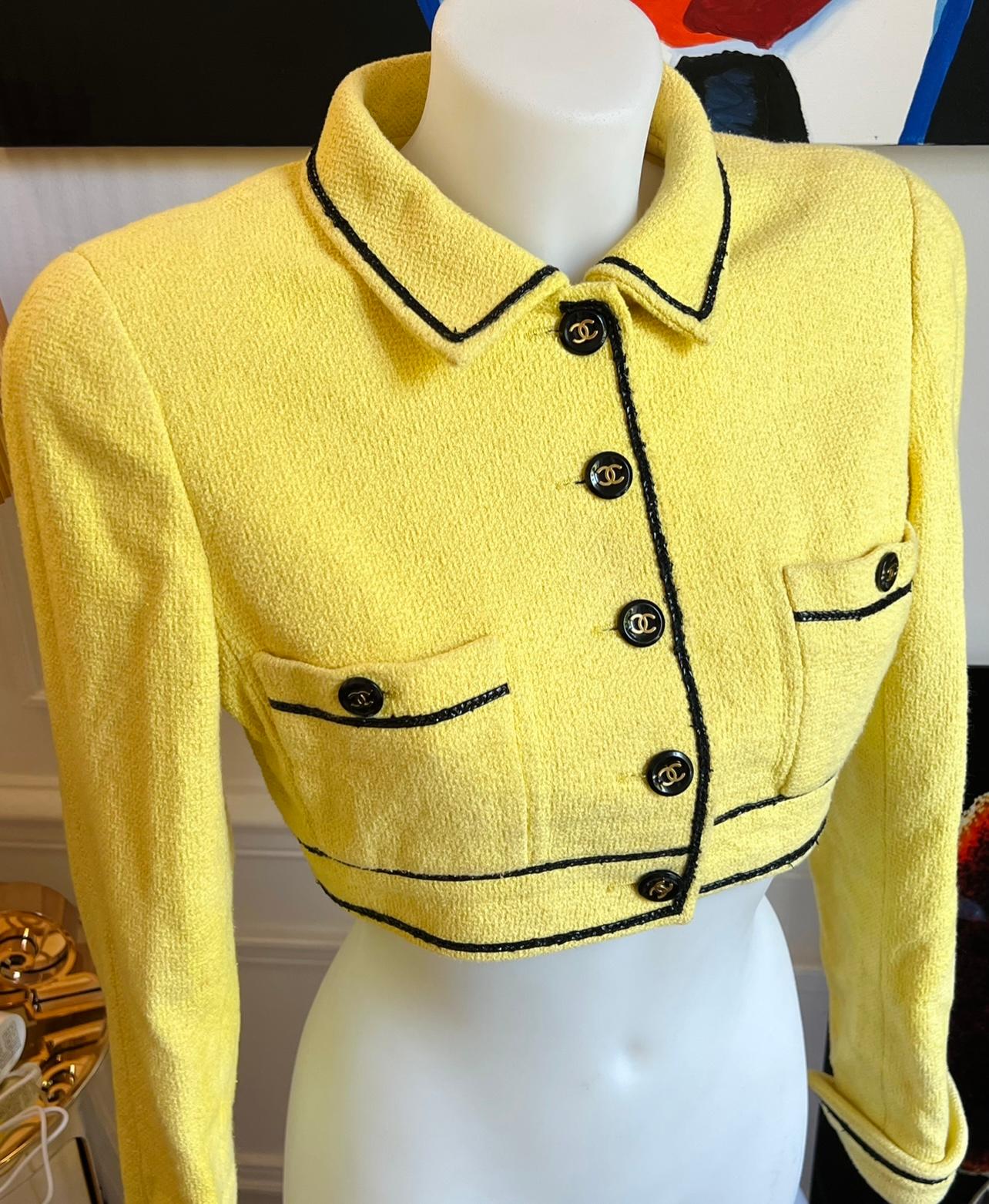 Chanel Spring 1995 Barbie collection cropped jacket In Good Condition For Sale In PARIS, FR