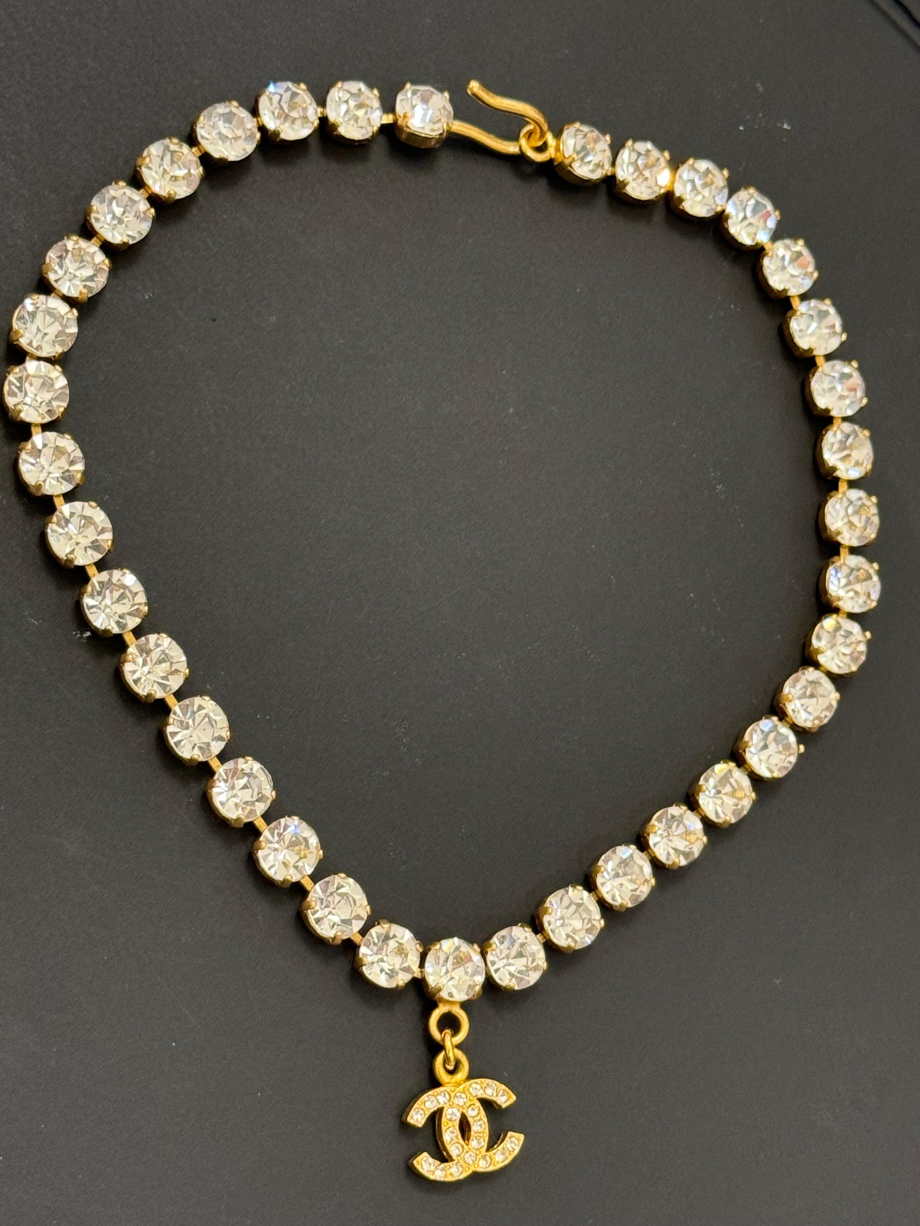 Chanel Primavera 1995 Collezione Barbie Collana girocollo di cristallo in vendita 5