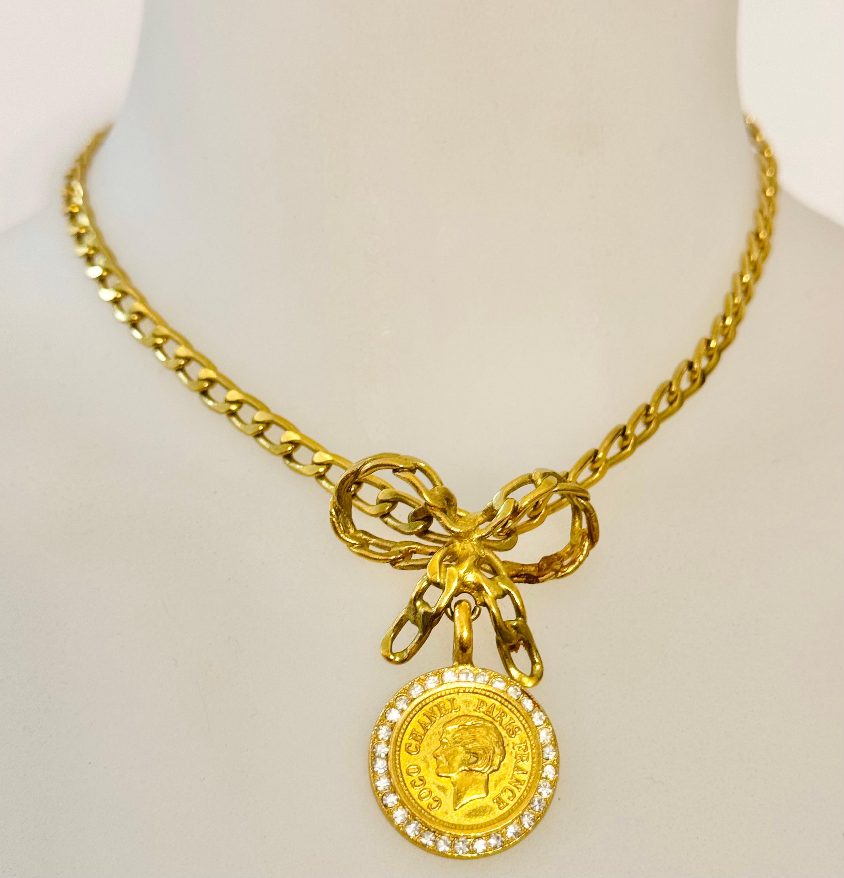 collana barbie chanel