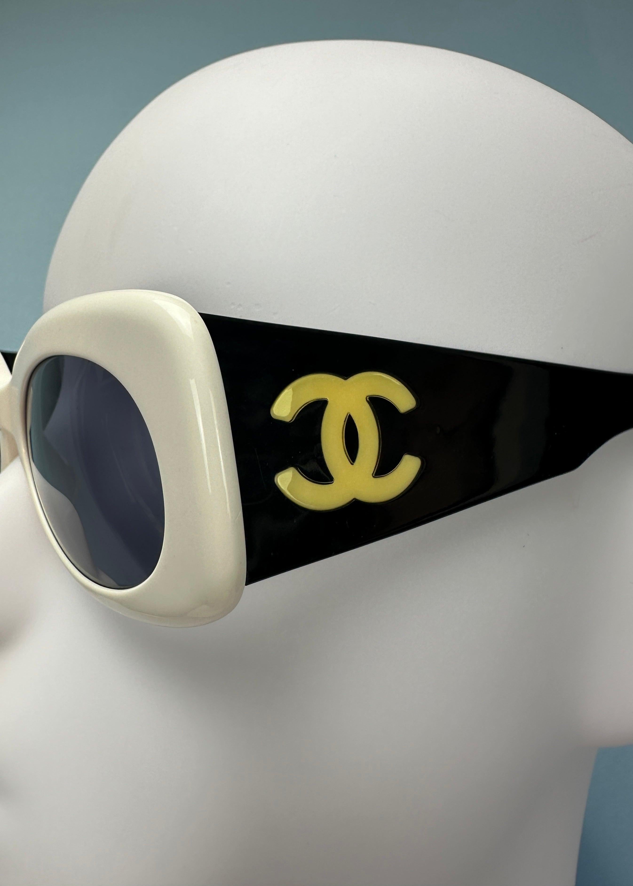 Chanel Spring 1995 Runway Black & White Monogram Sunglasses 3
