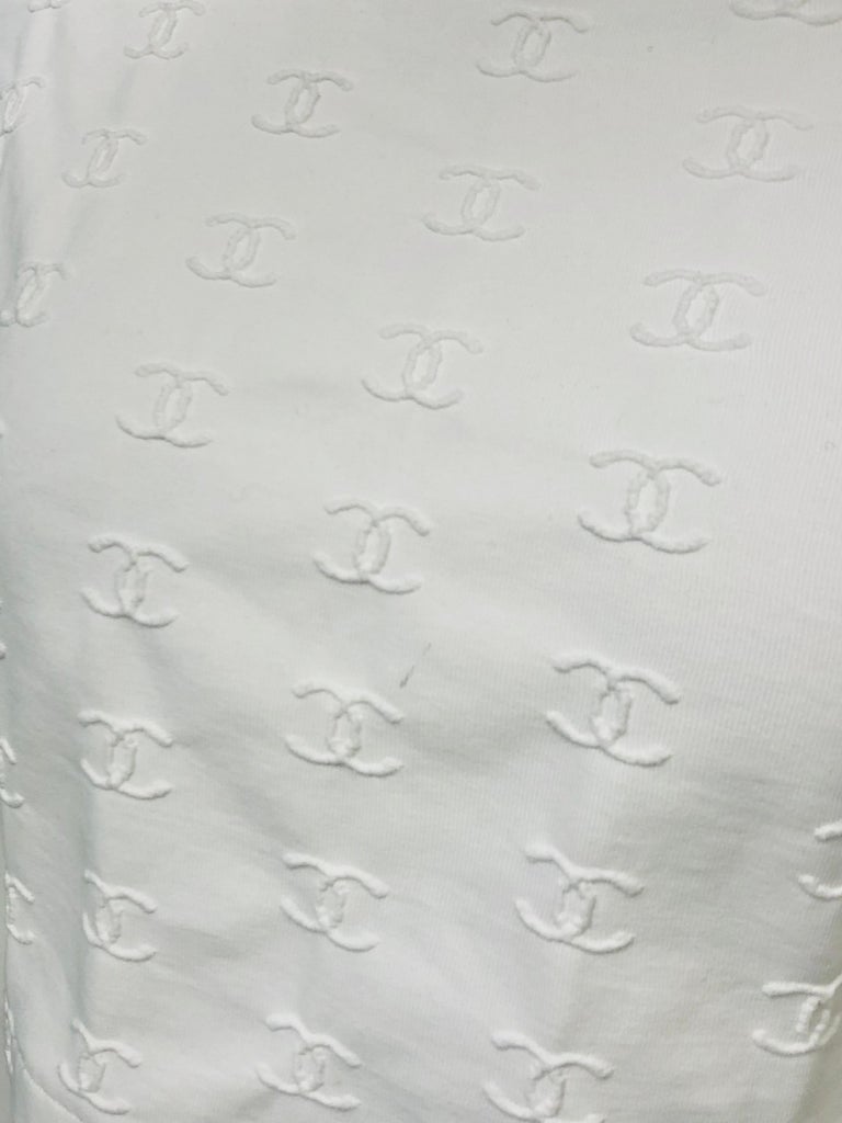 Chanel Spring 1997 White “CC” Cropped Top  In Excellent Condition For Sale In Sheung Wan, HK