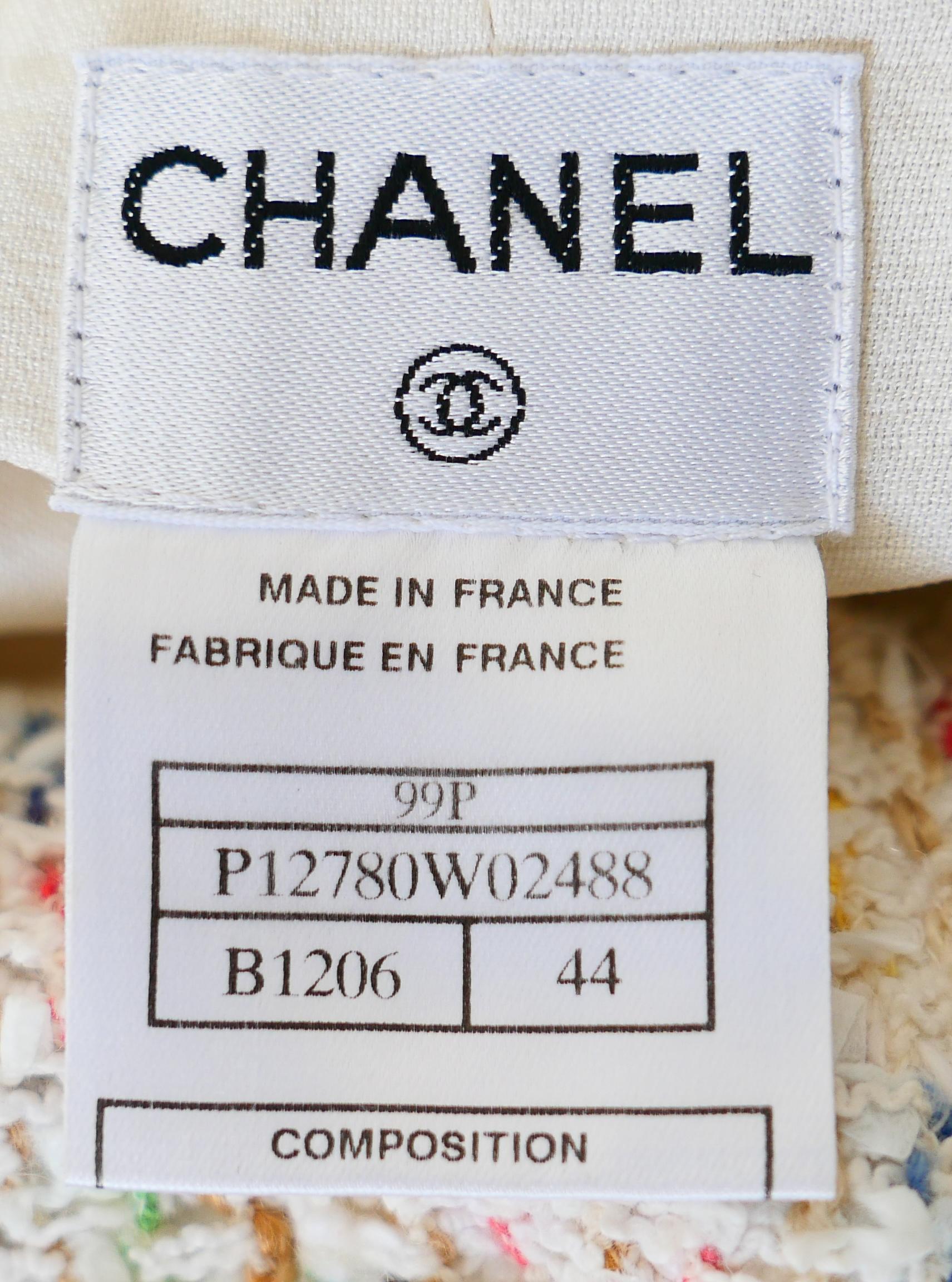 Gonna Chanel primavera 1999 99P in tweed caramellato con rifiniture in vernice a sbuffo in vendita 2