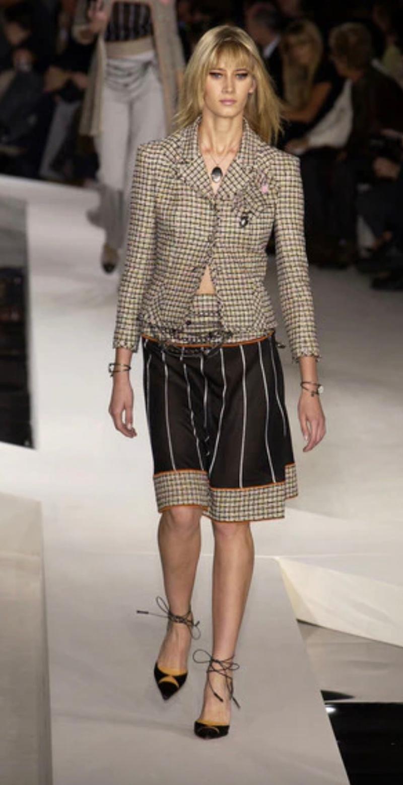 Chanel Spring 2003 - Combinaison en tweed en vente 4