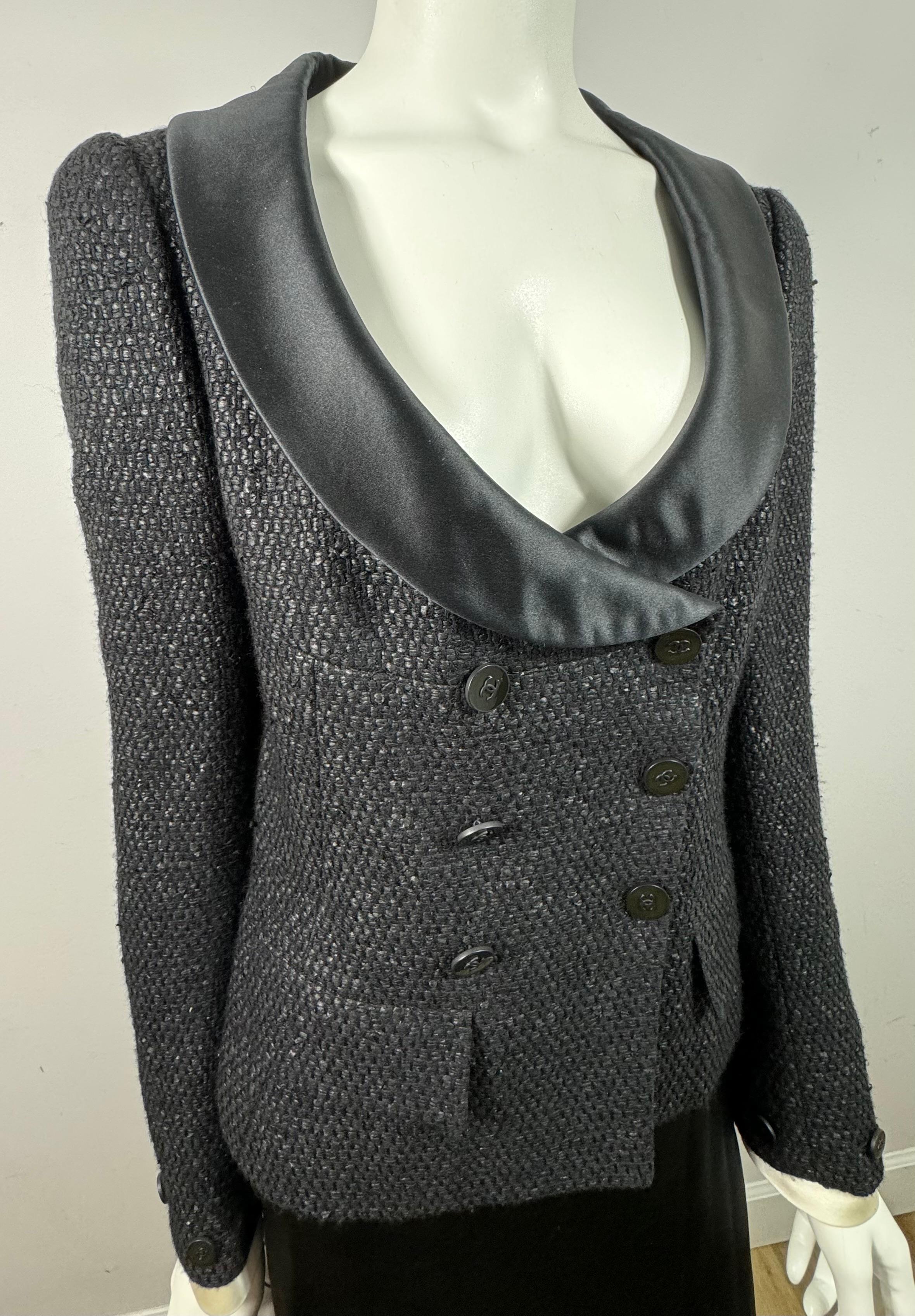 Chanel Primavera 2005 Chaqueta de tweed negra de doble botonadura con puños desmontables-Talla 40 en venta 6