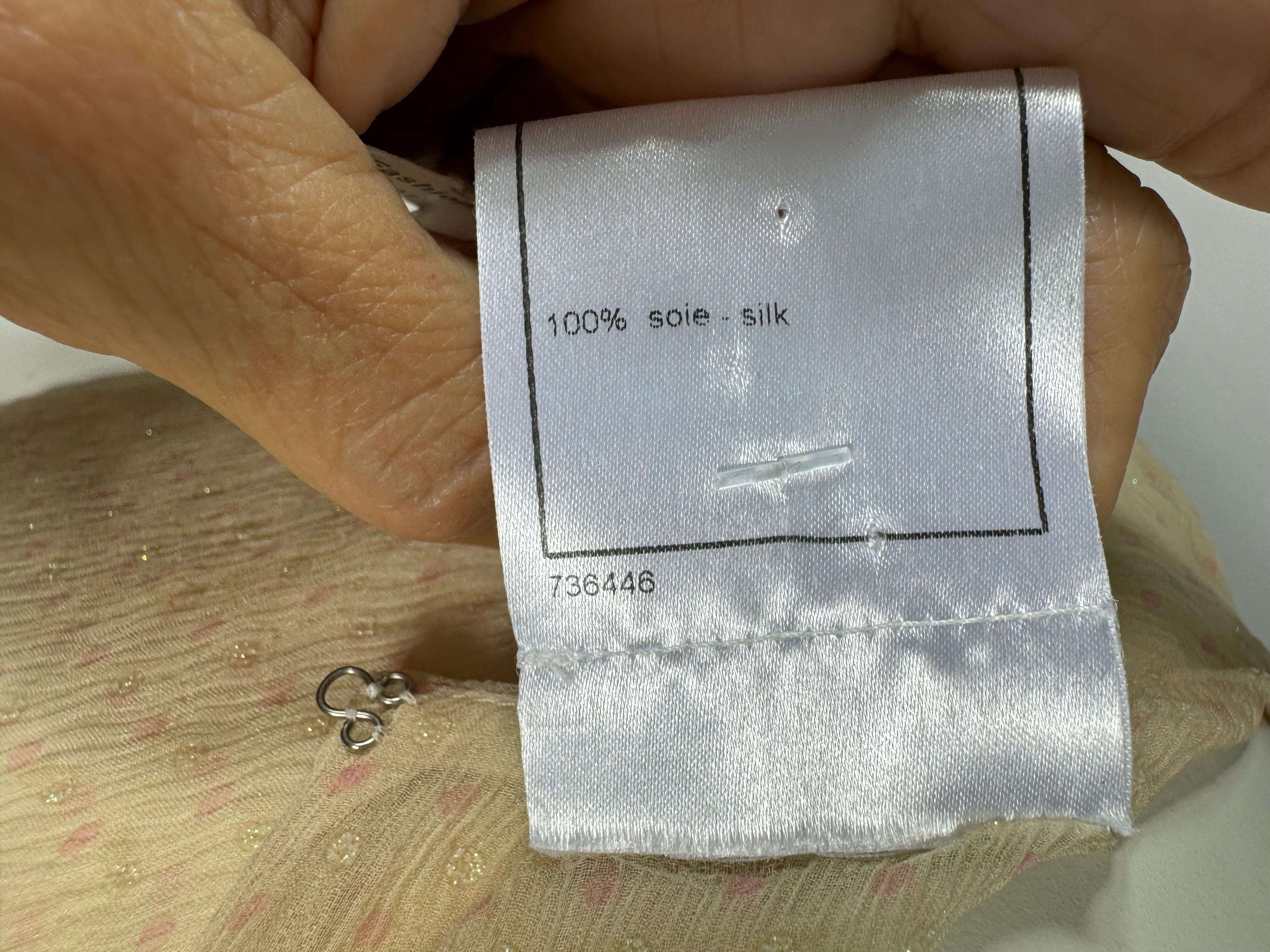 Chanel Spring 2005 Cream Pink and Gold Sleeveless Silk Top-Size 42 For Sale 5