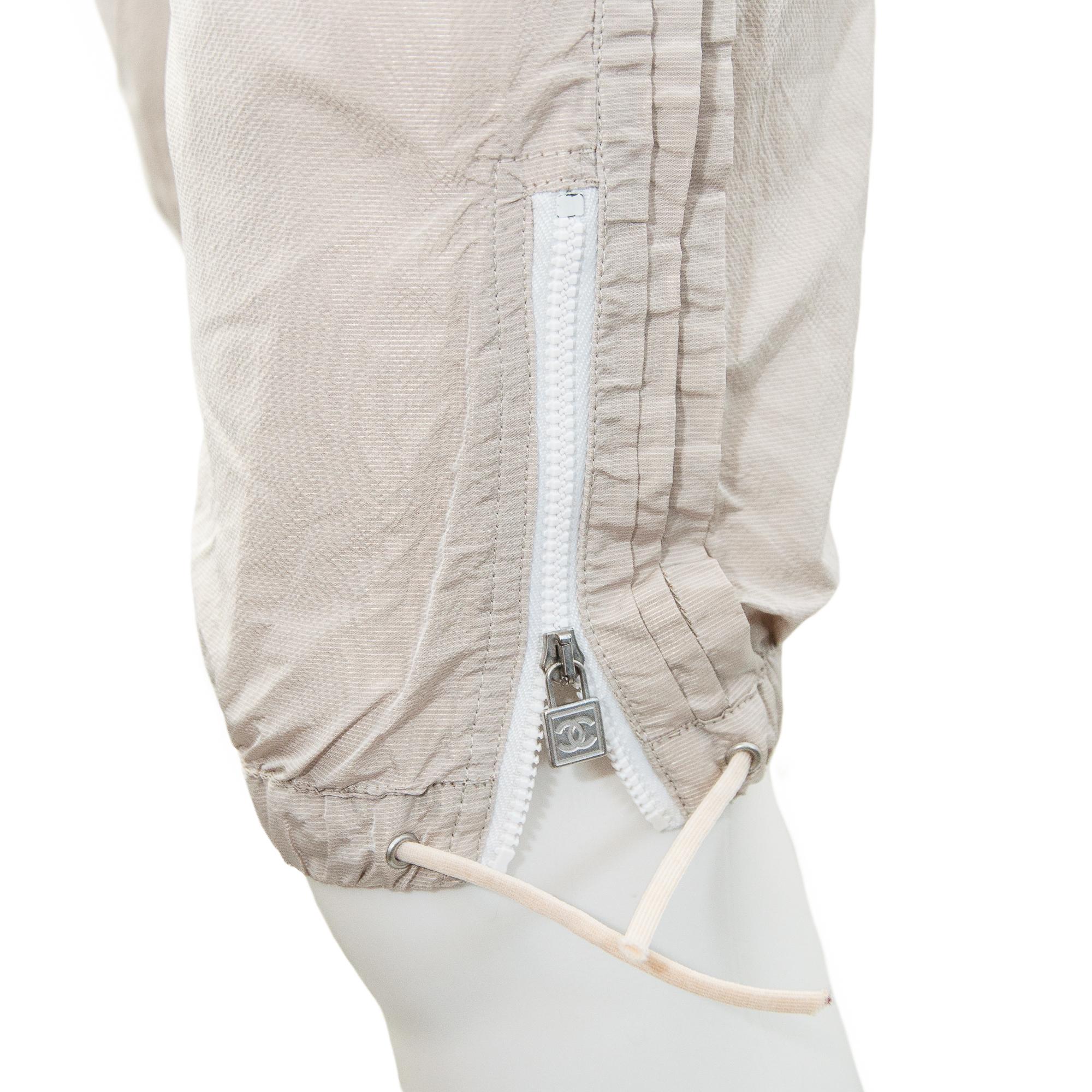 Donna Chanel primavera 2007 Identificazione Pantaloni Capri Beige taglia 34 in vendita