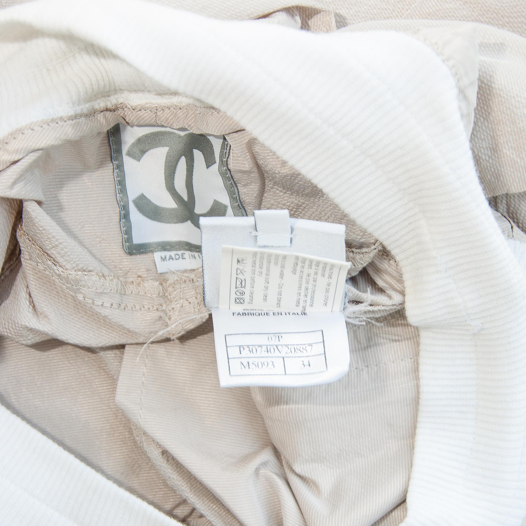 Chanel primavera 2007 Identificazione Pantaloni Capri Beige taglia 34 in vendita 2