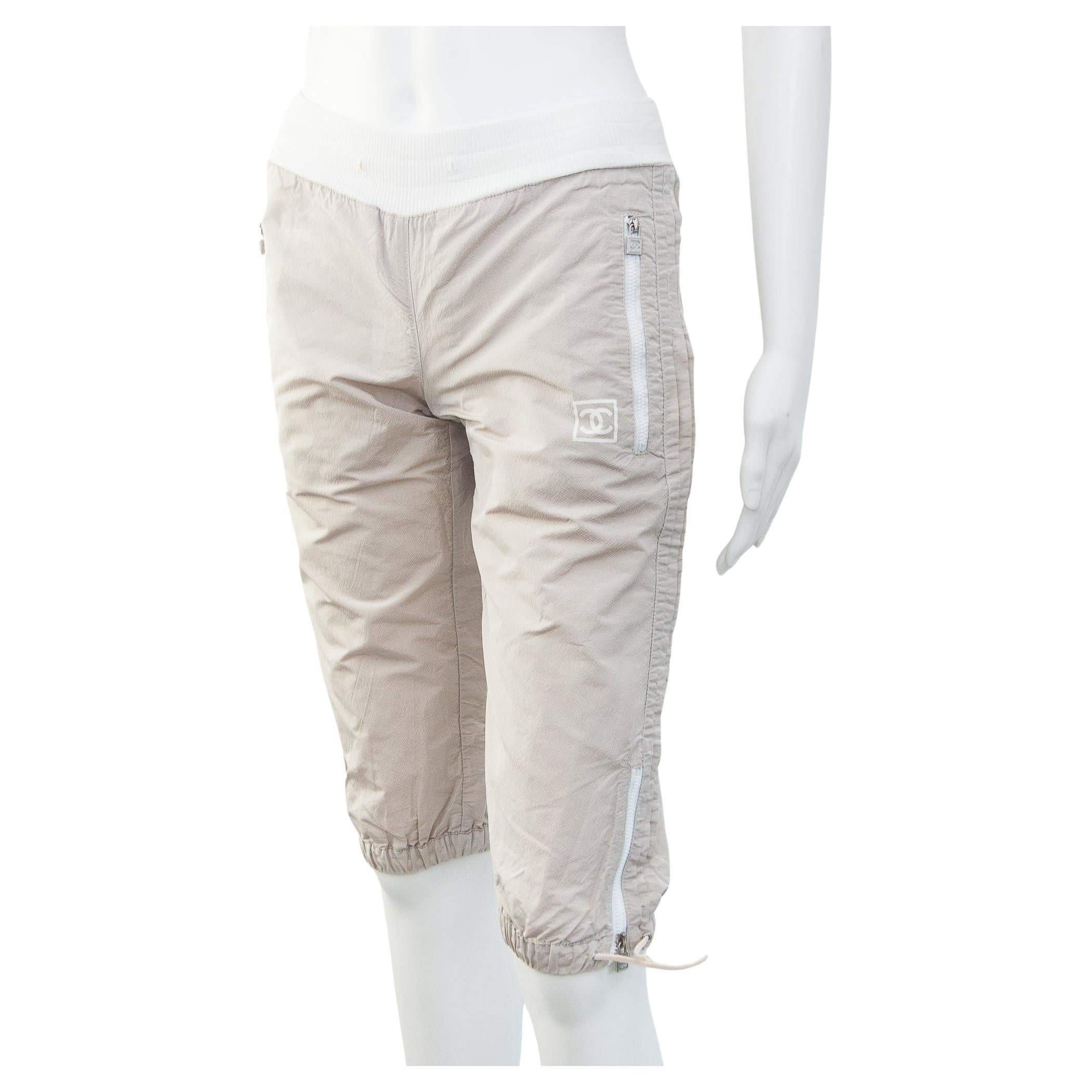 Chanel primavera 2007 Identificazione Pantaloni Capri Beige taglia 34 in vendita