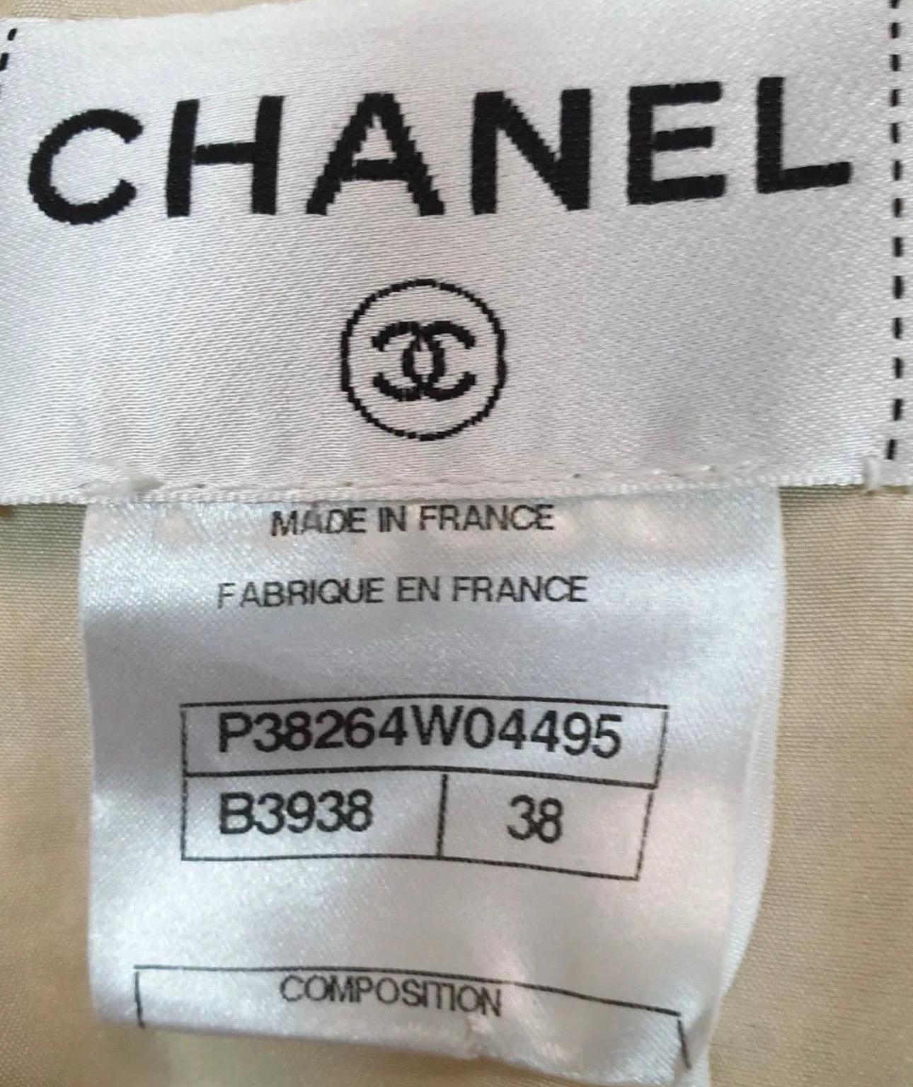 Chanel Frühjahr 2010 Beigefarbenes Kleid aus Tweed mit Lederteilen im Angebot 1