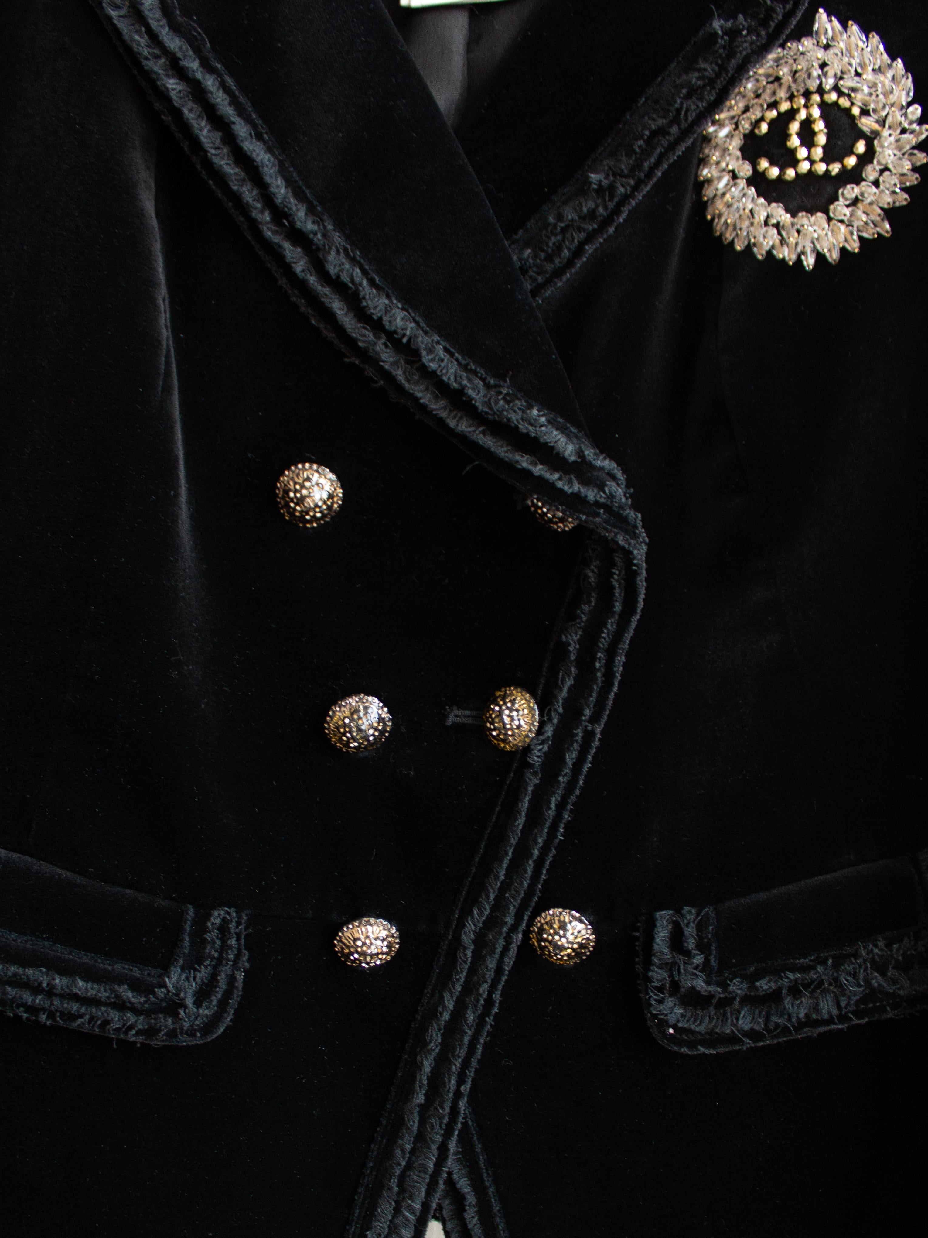 Chanel Spring 2010 Black Velvet Gold Beaded CC Crest 10P Jacket 5