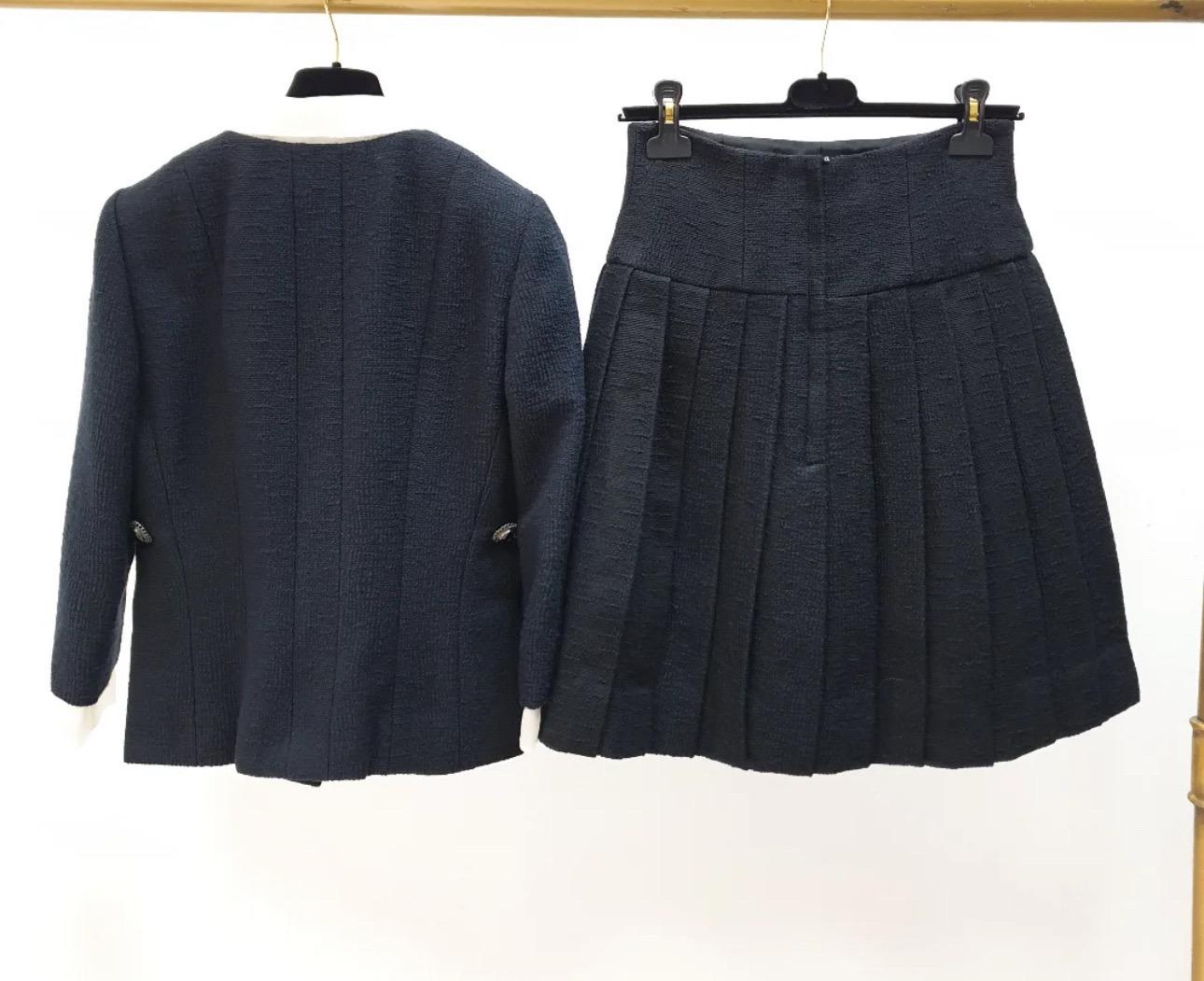 Chanel Primavera 2010 Gonna con fiocco Giacca Abito Sz.36, Gonna Sz.38 in vendita 5