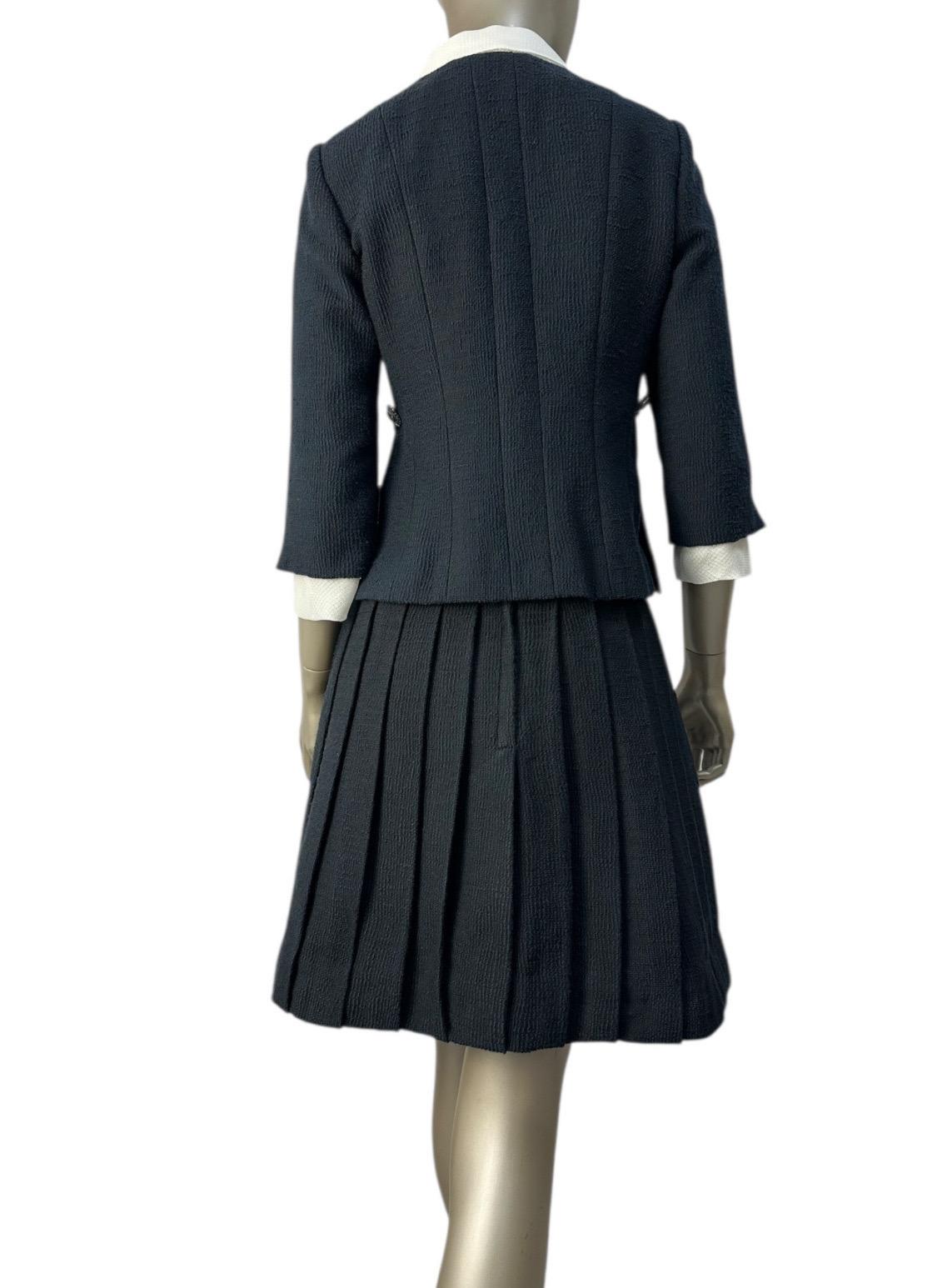 Chanel Primavera 2010 Gonna con fiocco Giacca Abito Sz.36, Gonna Sz.38 In condizioni buone in vendita a Krakow, PL