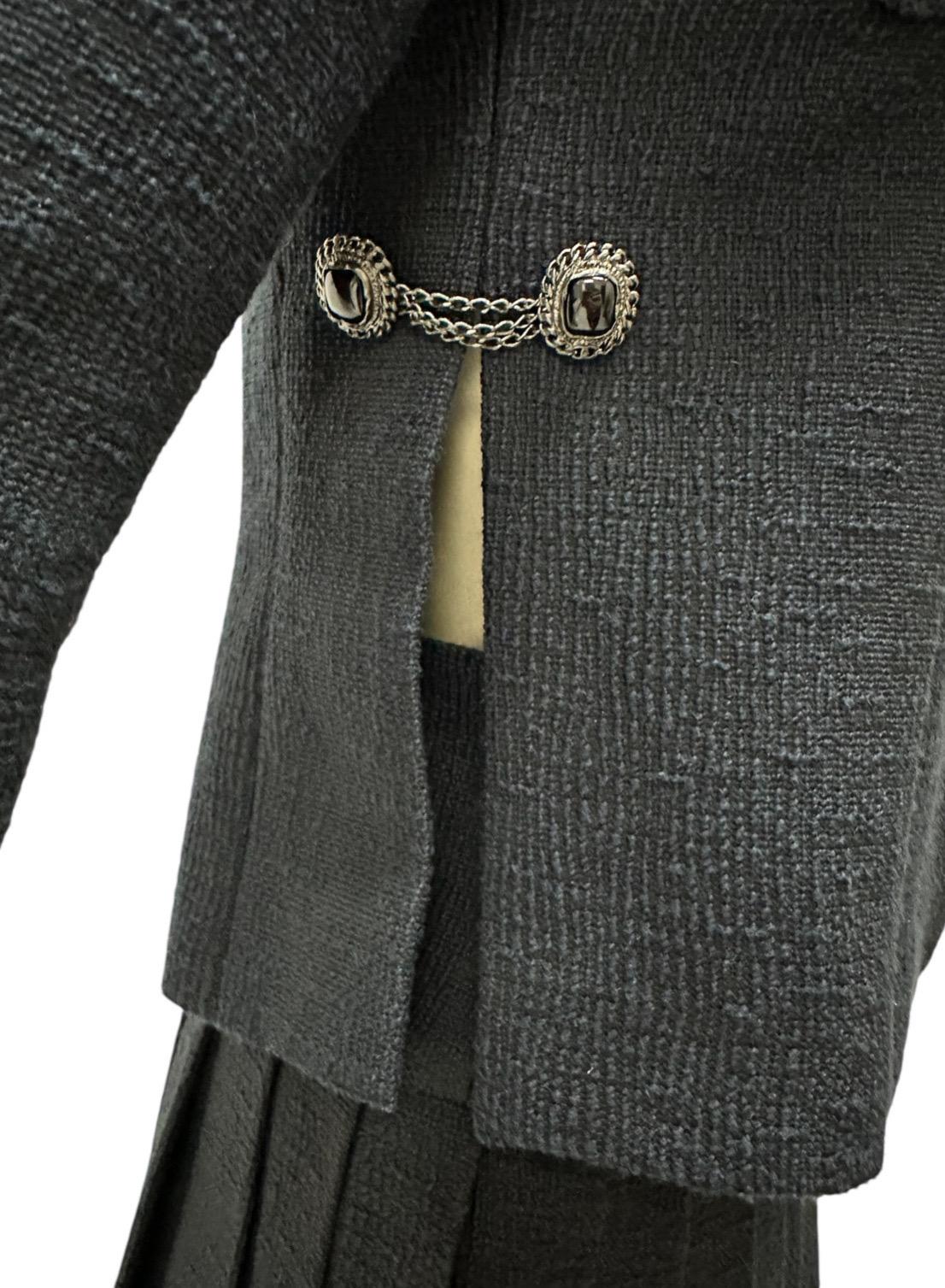 Chanel Primavera 2010 Gonna con fiocco Giacca Abito Sz.36, Gonna Sz.38 in vendita 1