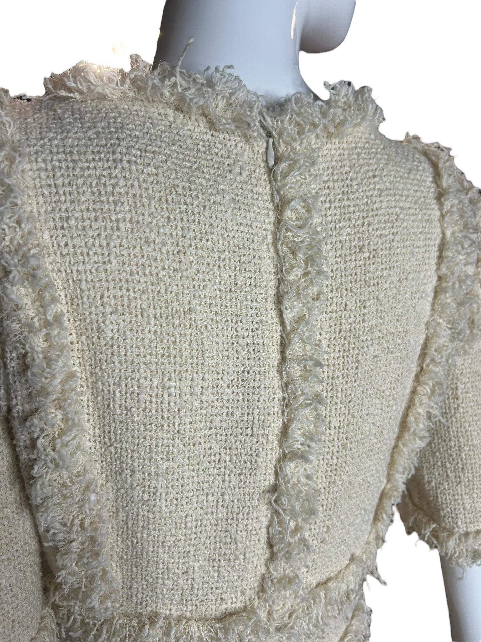 Chanel Printemps 2010 Mini robe bouclée ivoire avec bordures à franges - Echantillon Taille 38 en vente 7
