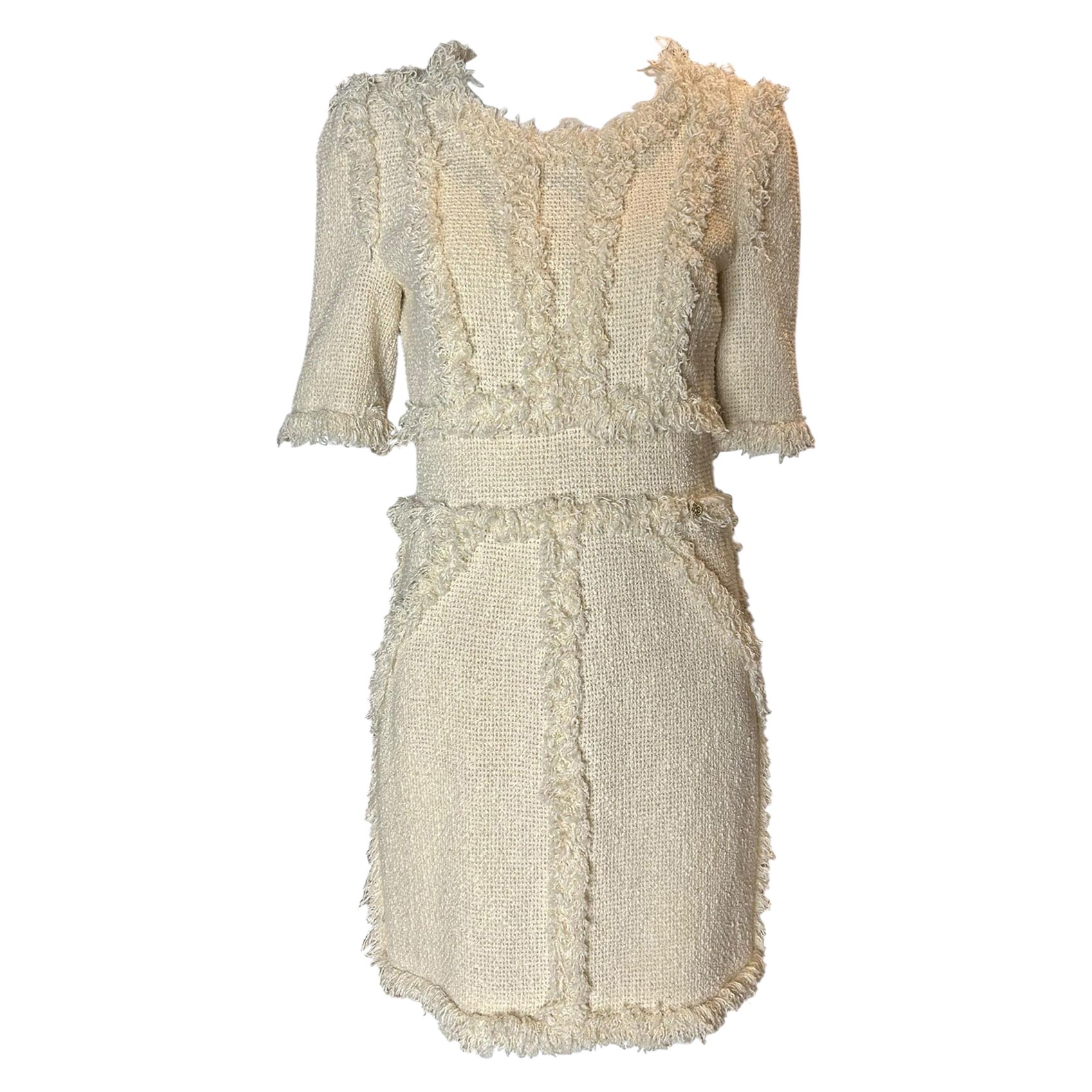 Chanel Printemps 2010 Mini robe bouclée ivoire avec bordures à franges - Echantillon Taille 38