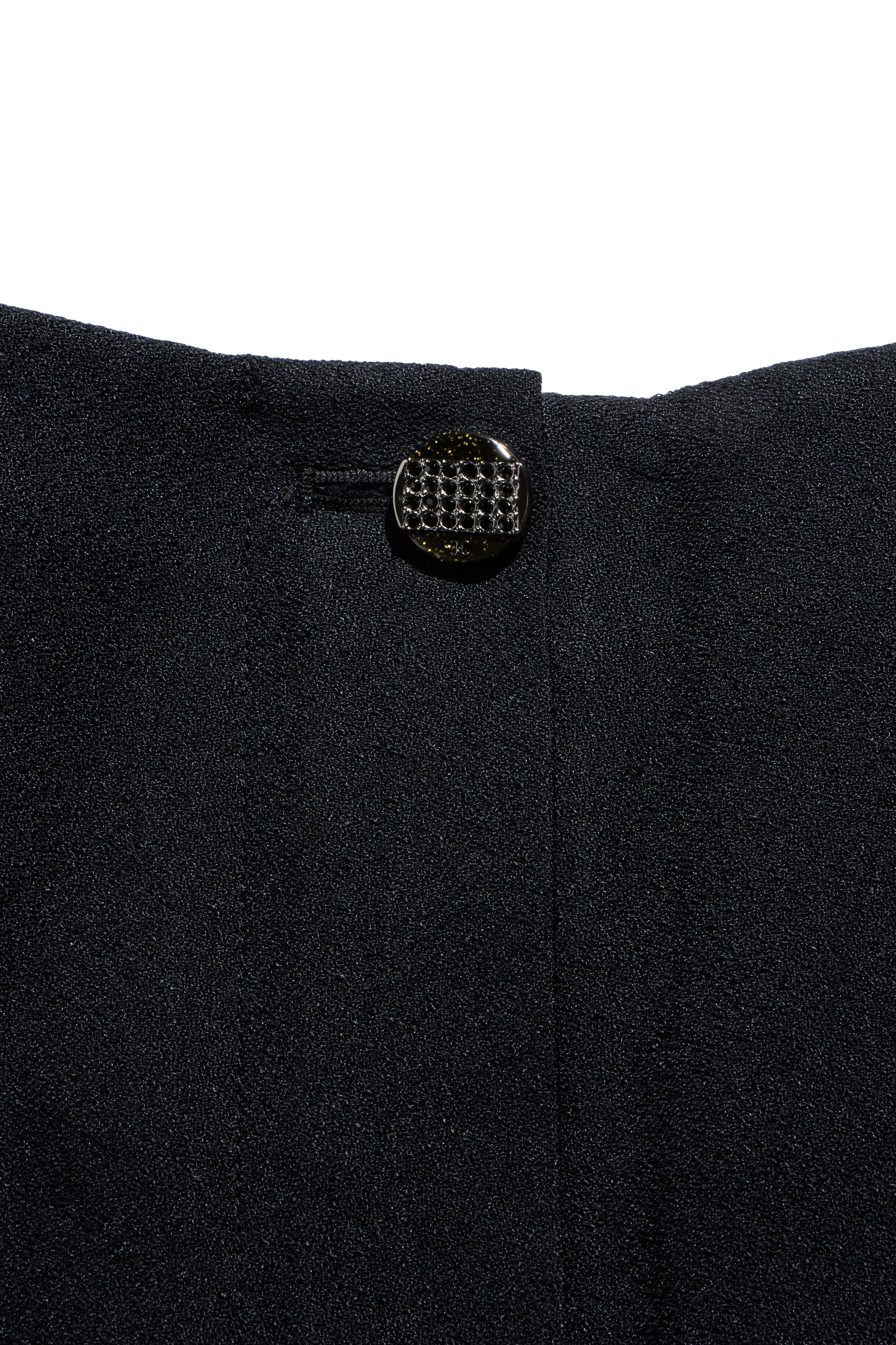 Donna Chanel Primavera 2012 Pantaloncini a pieghe in seta nera FR 38 (US 6) in vendita