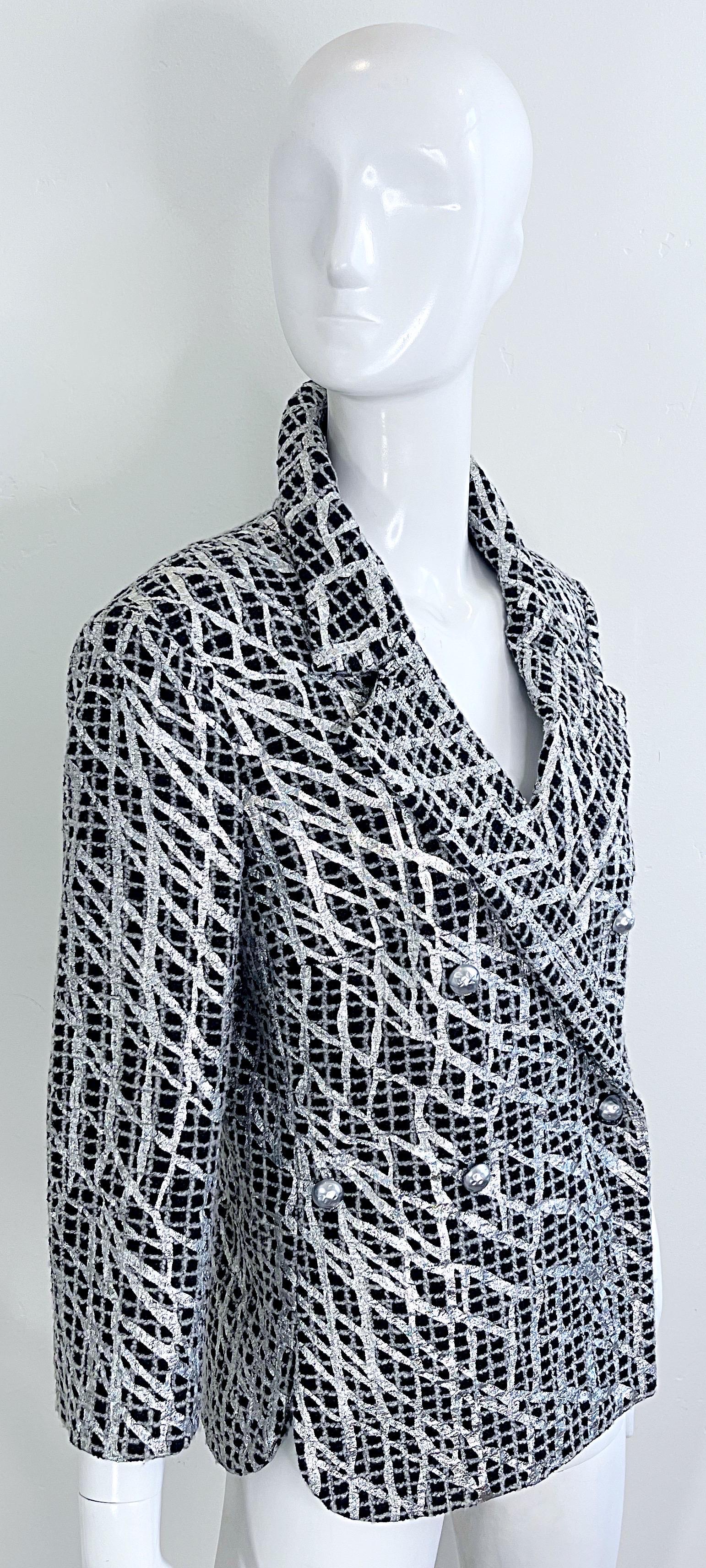 Chanel Spring 2012 Karl Lagerfeld Black White Silver Size 44 Hand Painted Blazer For Sale 14