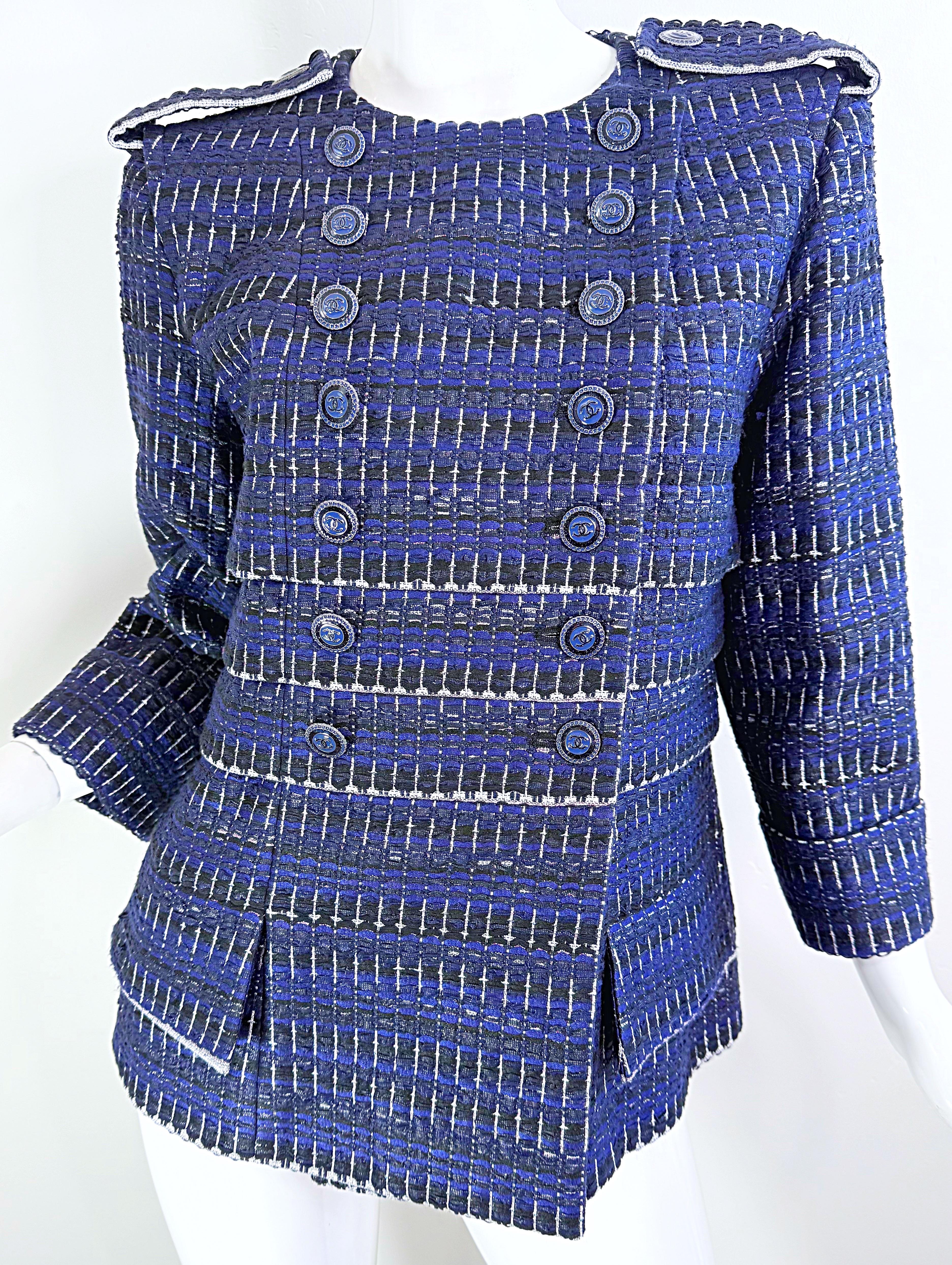 Chanel Spring 2016 Navy Blue Fantasy Tweed Size 42 Metallic Jacket For Sale 7