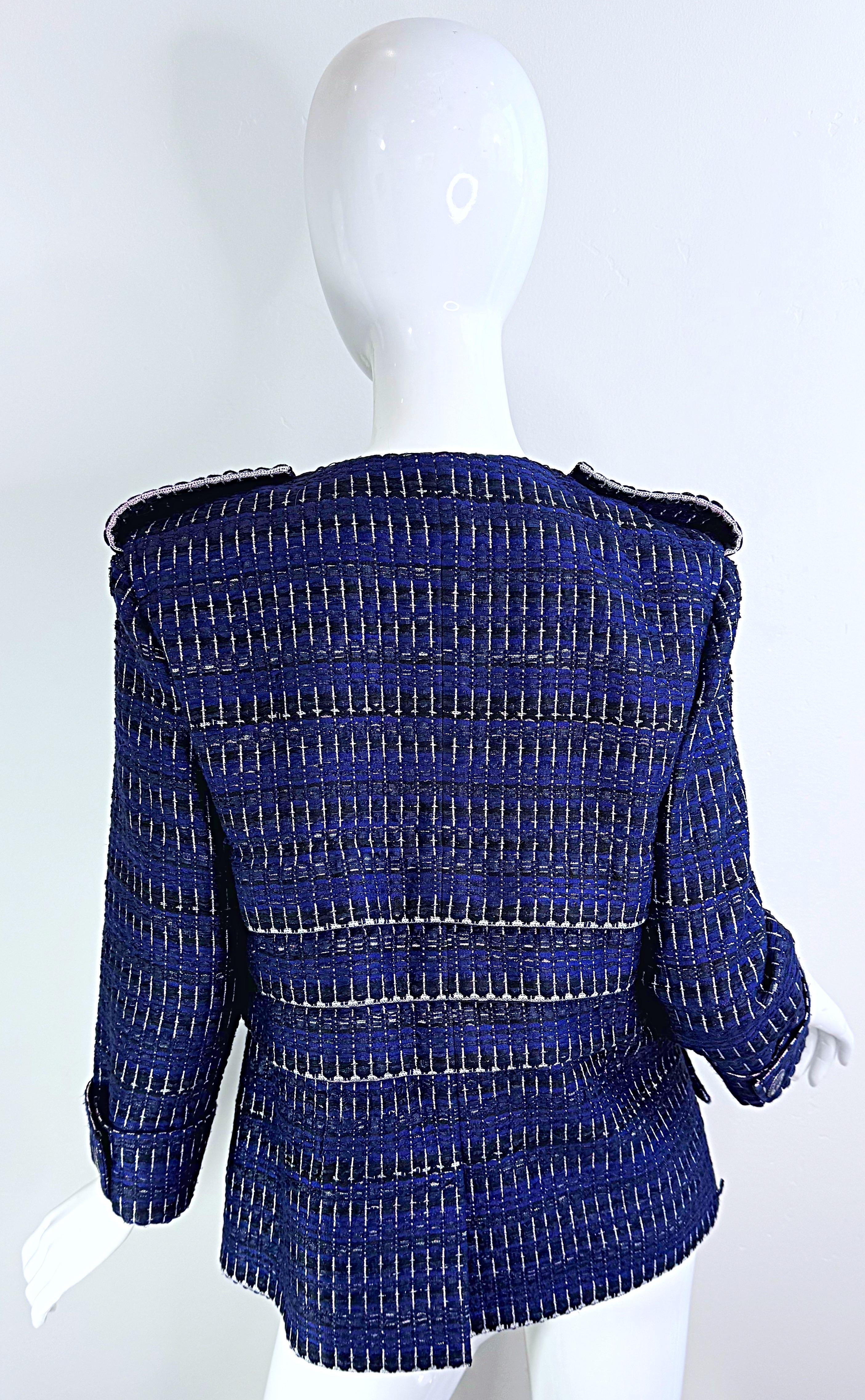 Chanel Spring 2016 Navy Blue Fantasy Tweed Size 42 Metallic Jacket For Sale 9