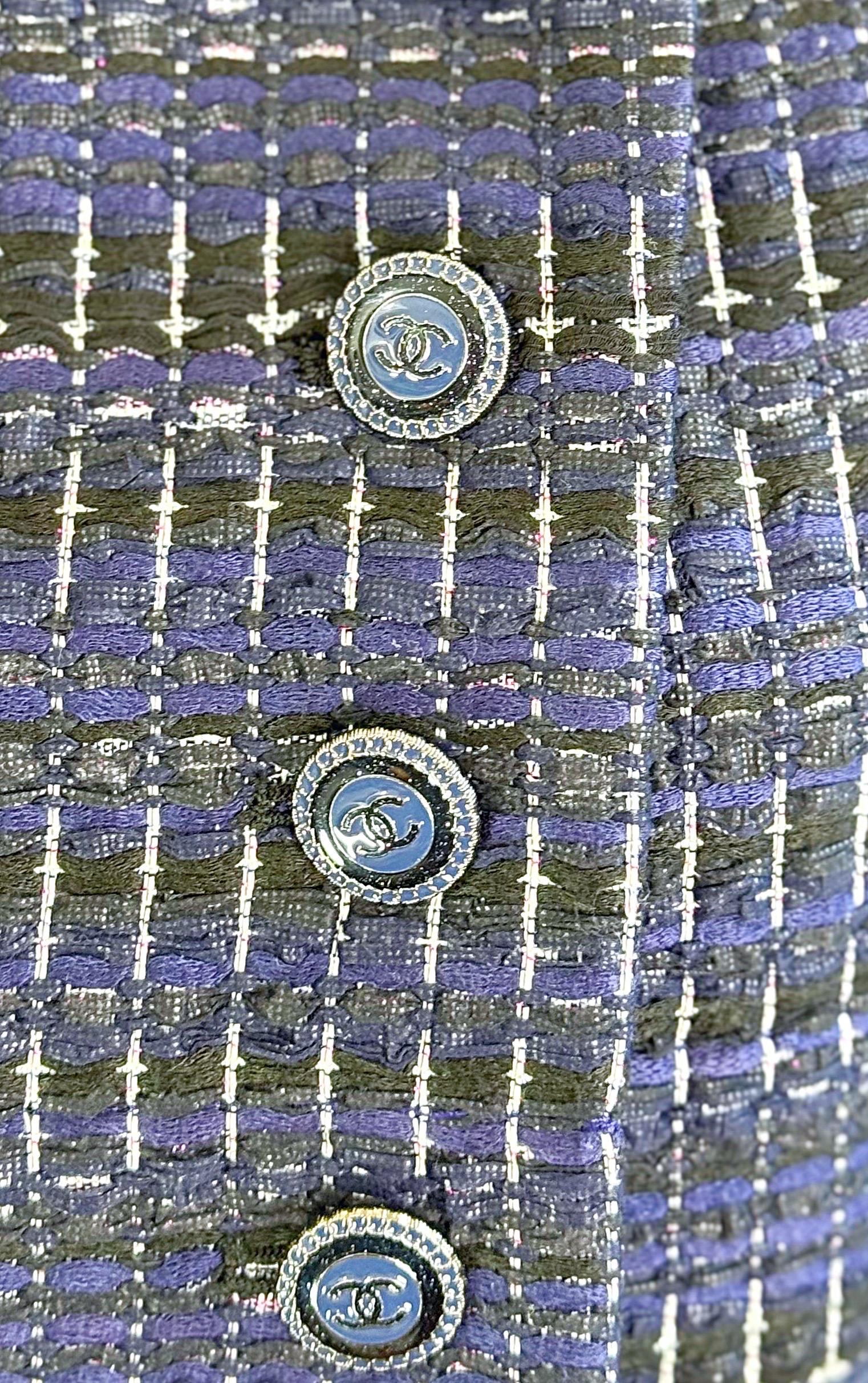 Chanel Spring 2016 Navy Blue Fantasy Tweed Size 42 Metallic Jacket For Sale 12