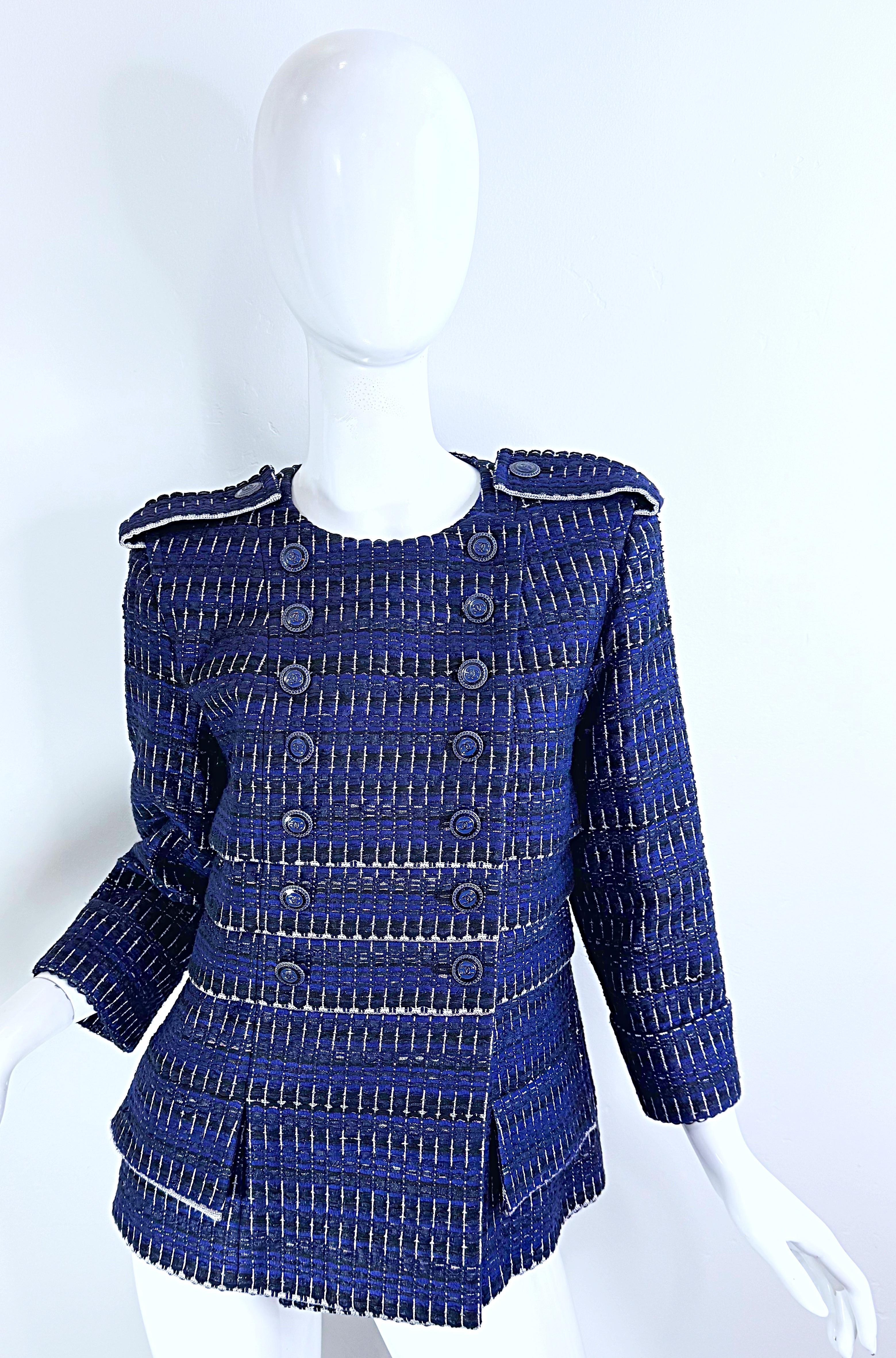 Chanel Spring 2016 Navy Blue Fantasy Tweed Size 42 Metallic Jacket For Sale 13