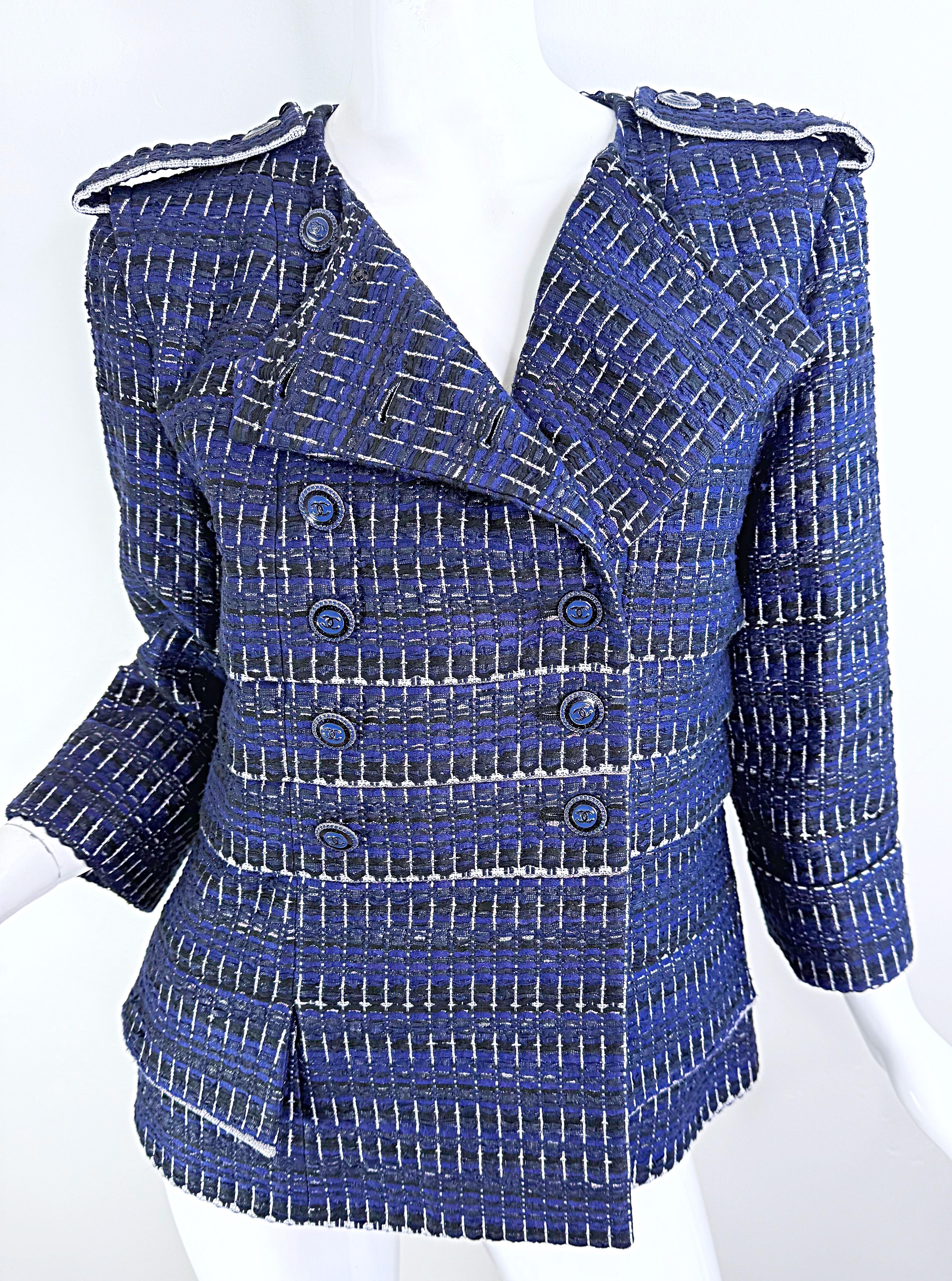 Women's Chanel Spring 2016 Navy Blue Fantasy Tweed Size 42 Metallic Jacket For Sale