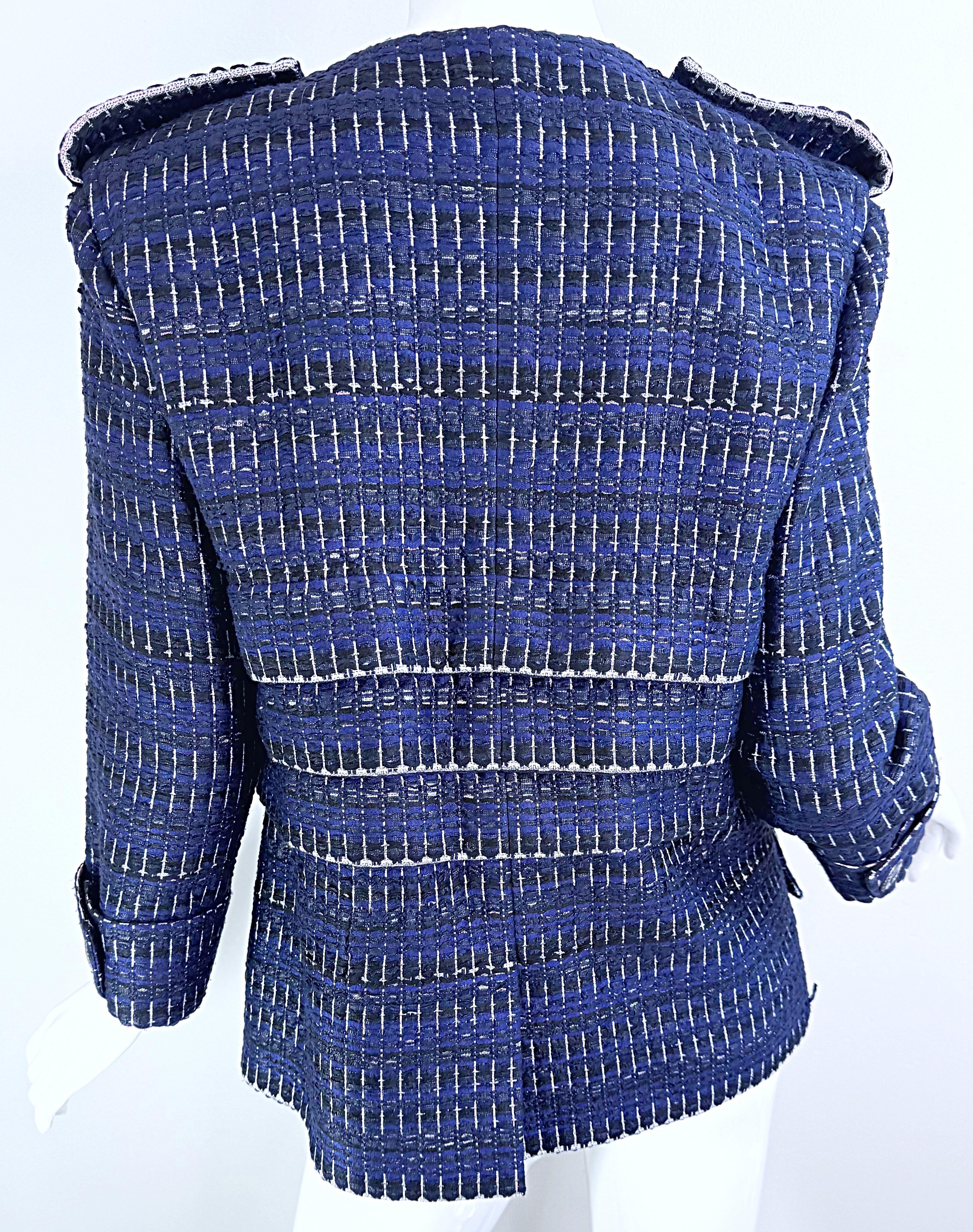 Chanel Spring 2016 Navy Blue Fantasy Tweed Size 42 Metallic Jacket For Sale 2