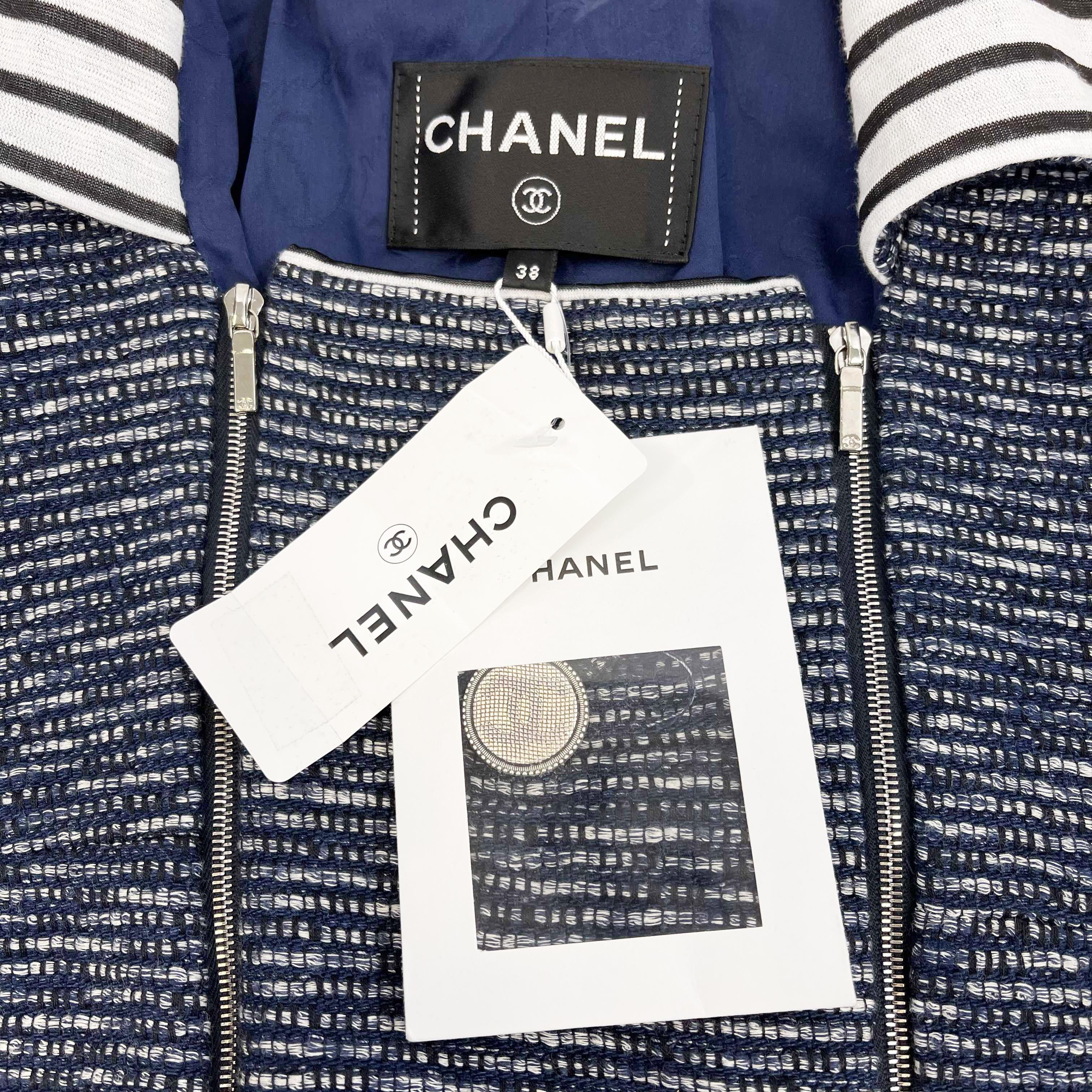 CHANEL- Spring 2017 Fantasy Tweed Coat - Navy & White - 38 US 6 NWT For Sale 5
