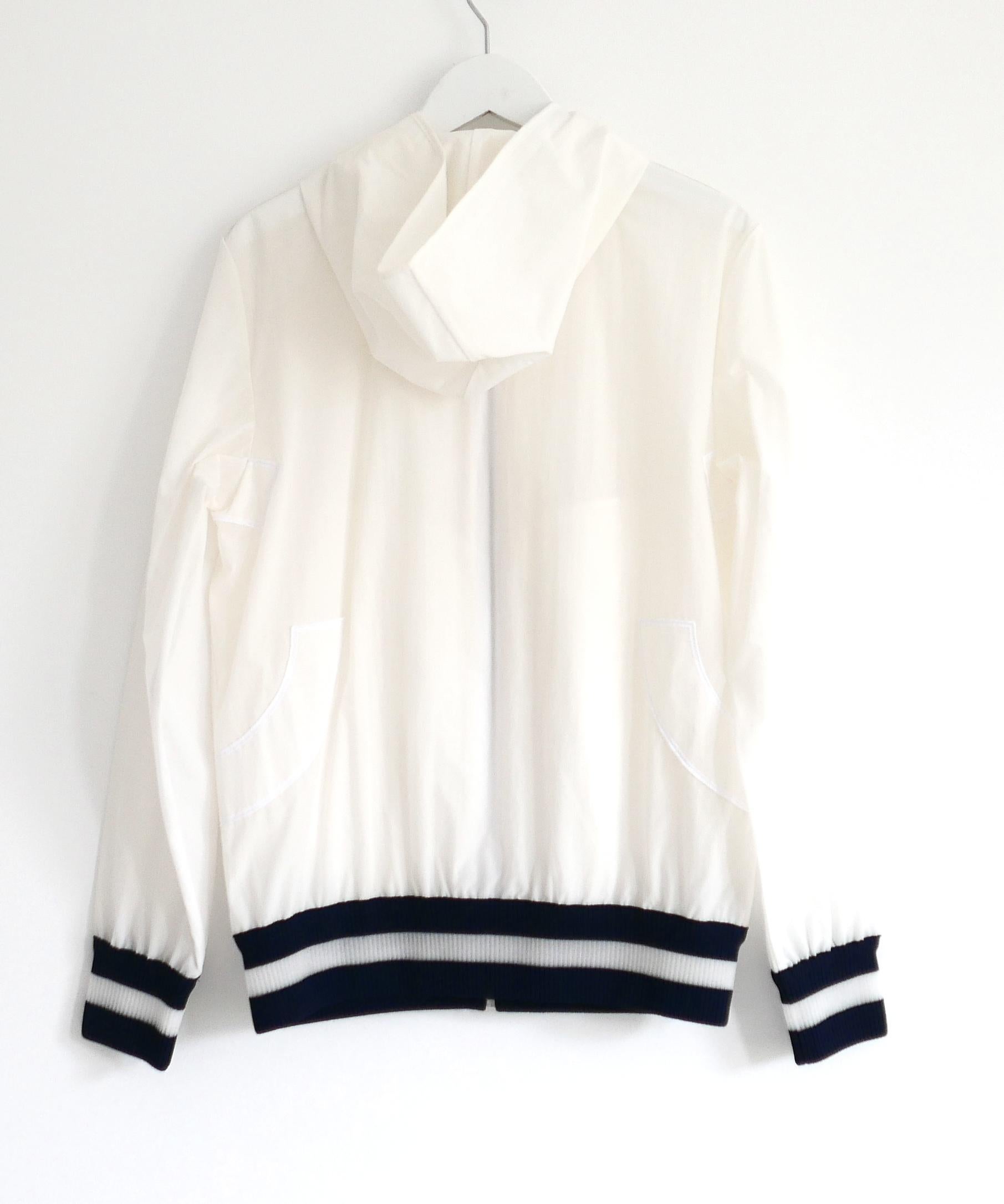 Chaqueta Cortavientos Chanel Primavera 2018 con Apliques CC en venta 2