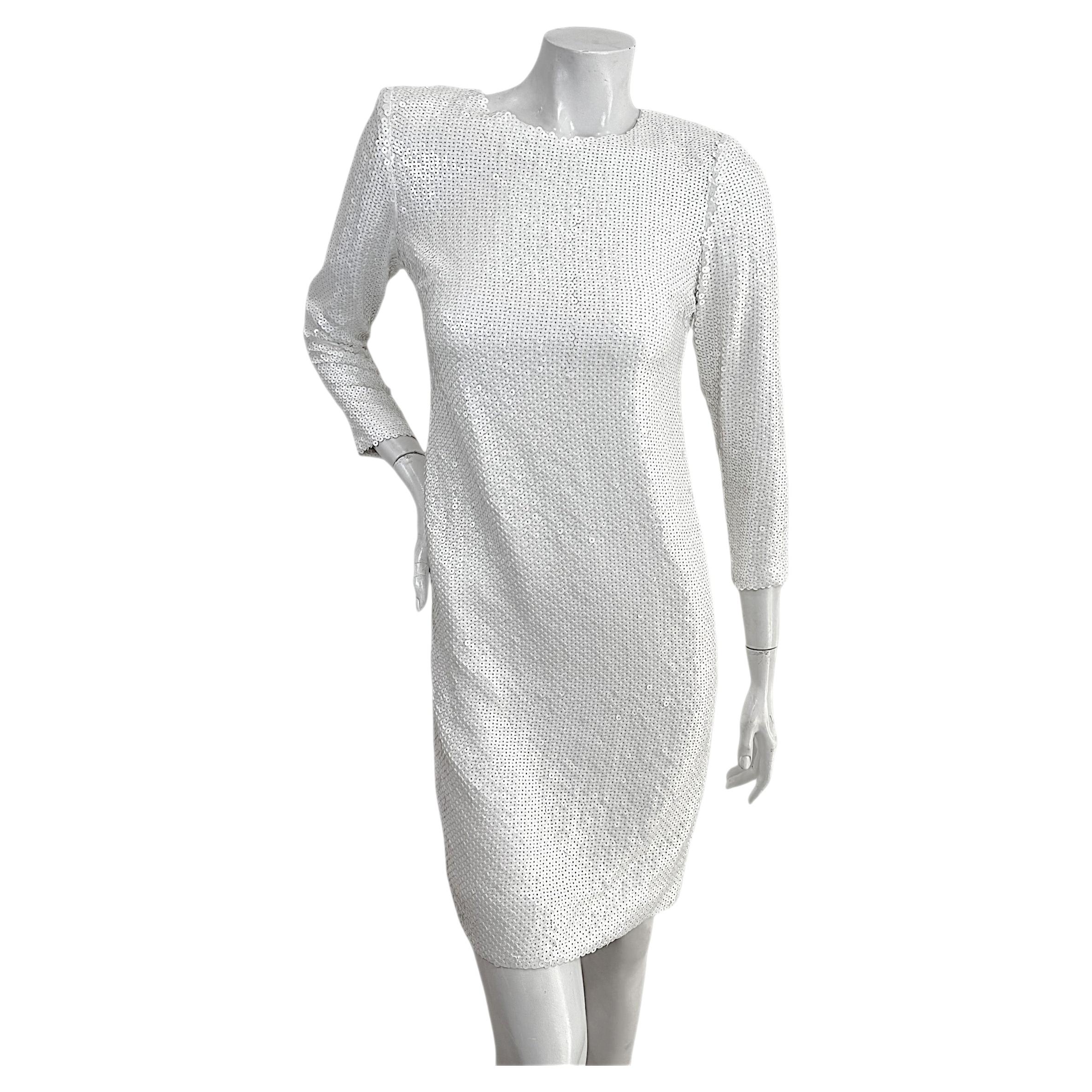 Chanel Frühjahr 2018 (Karl Lagerfeld) Elfenbeinfarbenes Pailletten-Shiftkleid FR 34