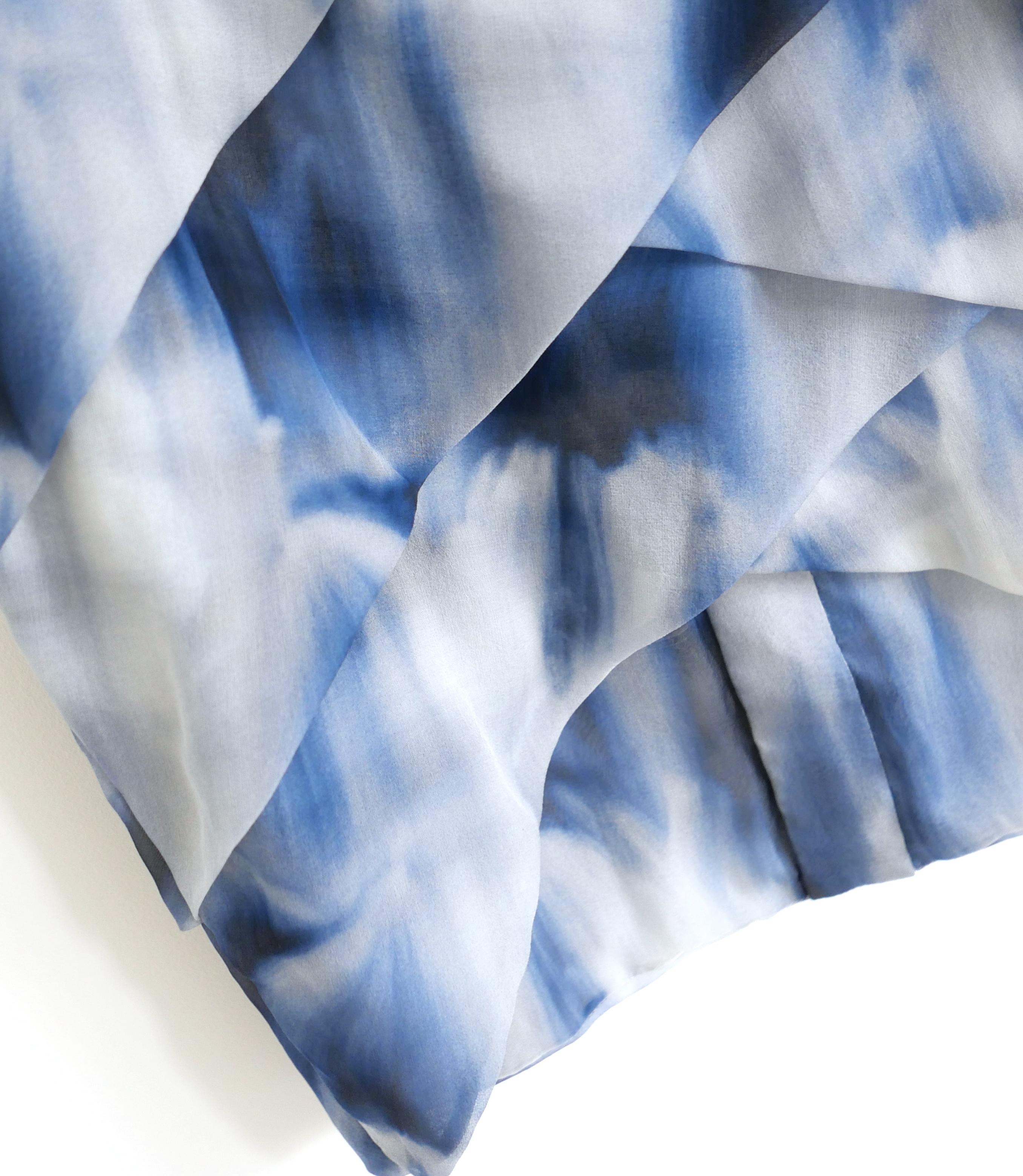 Violet Chanel Spring 2018 - Mini robe en soie frangée imprimée ciel en vente