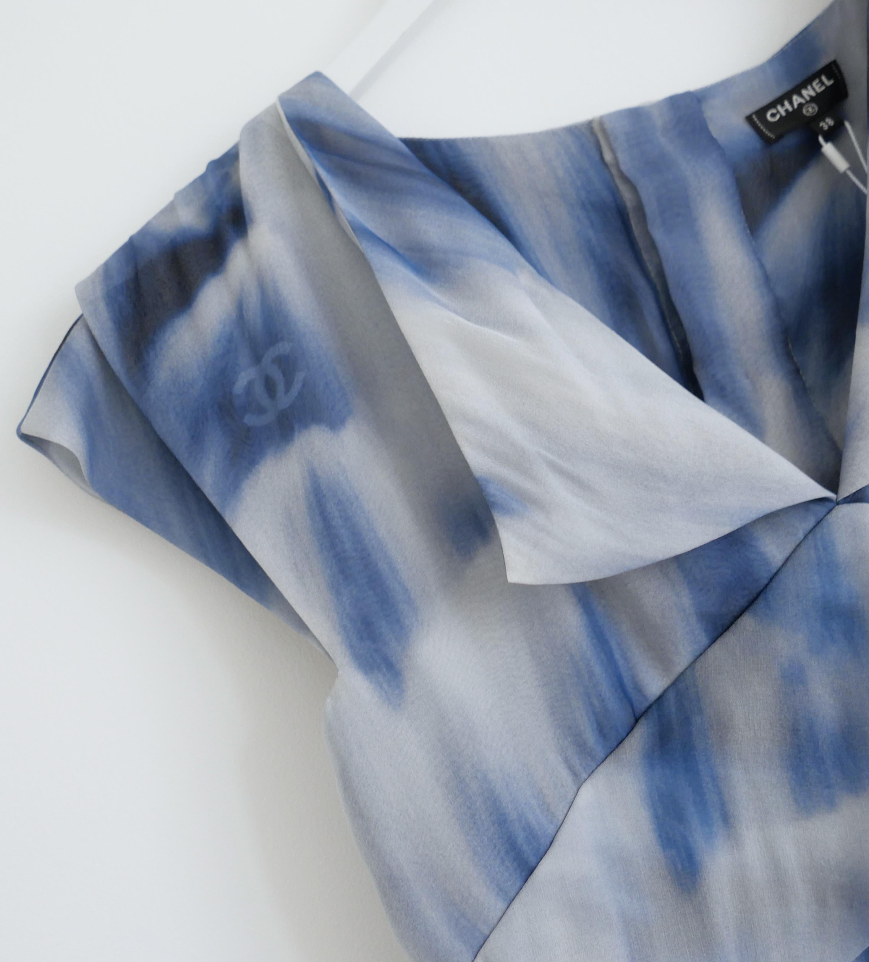 Chanel Spring 2018 - Mini robe en soie frangée imprimée ciel Neuf - En vente à London, GB