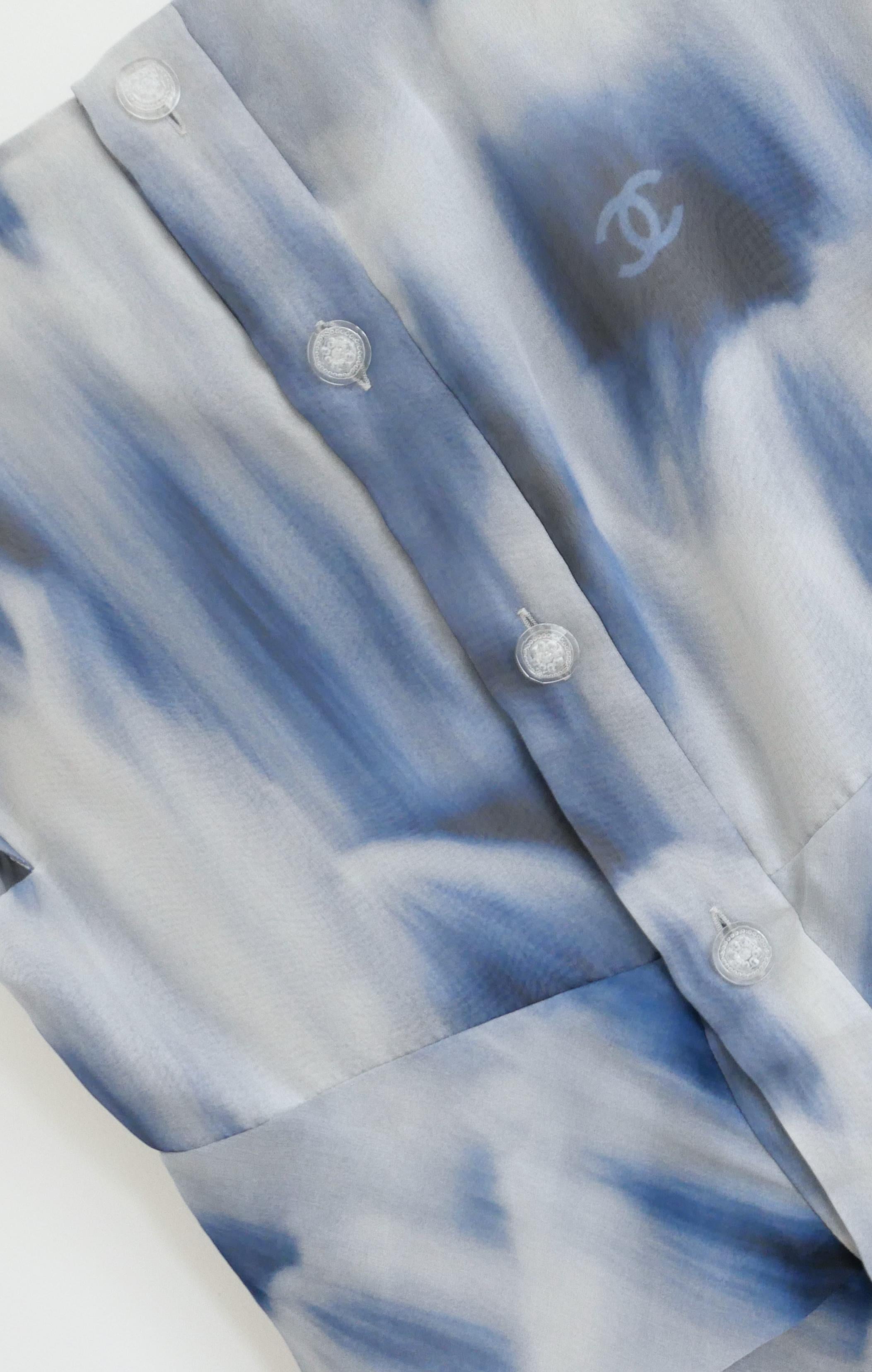 Chanel Spring 2018 - Mini robe en soie frangée imprimée ciel en vente 1