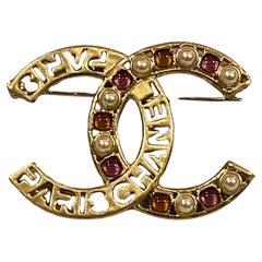 Chanel Spring 2020 Collection Gold CC Logo Gripoix & Pearl Brooch
