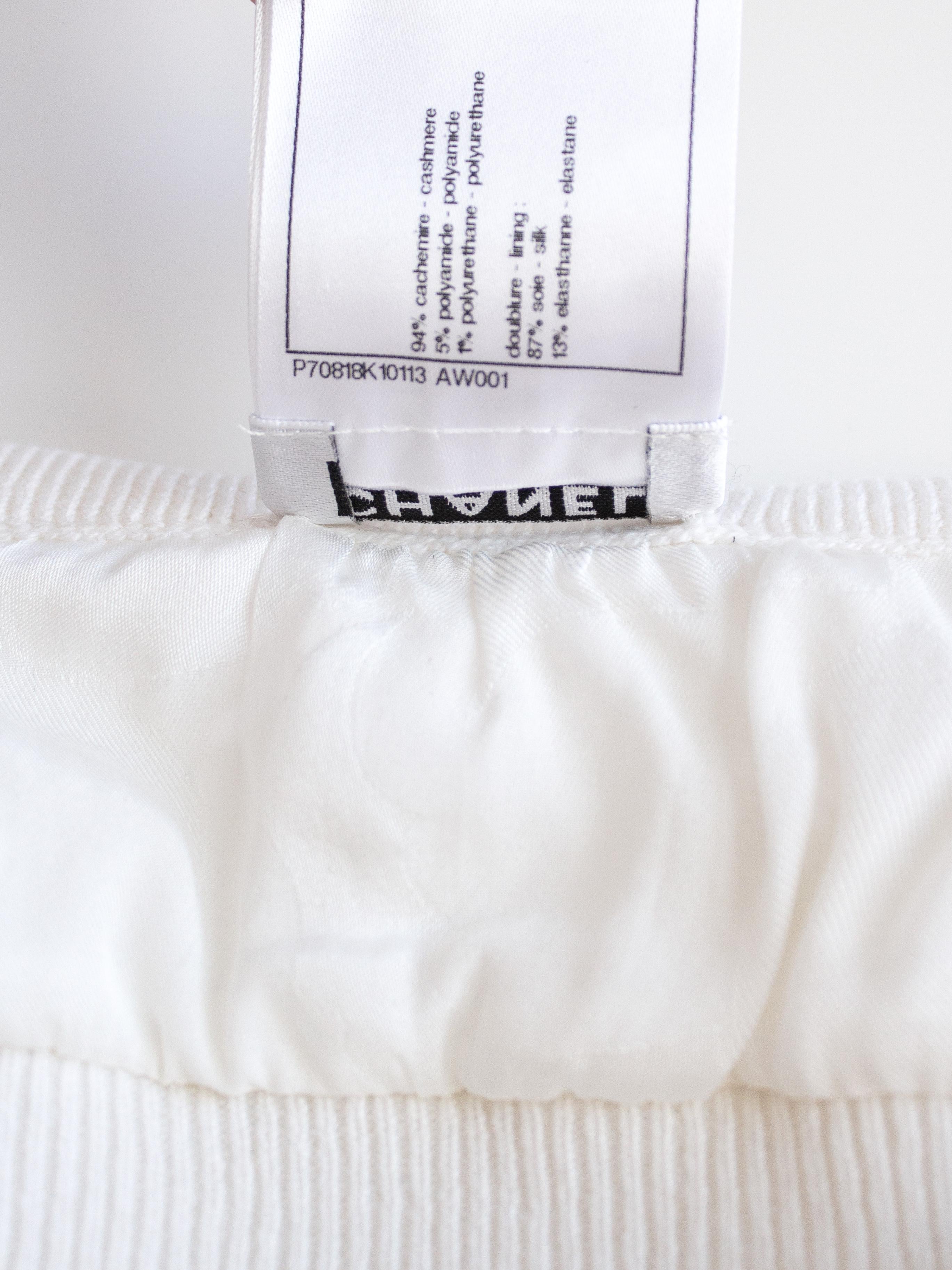 Chanel Spring 2021 White Embellished CC Pearl Cashmere 21P Crop Top 4