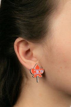 Chanel Pendientes Primavera Clips en Metal Plateado Esmaltado