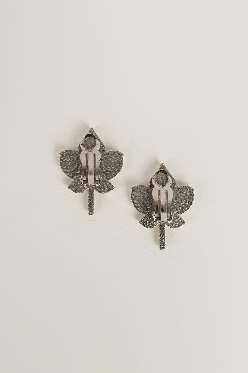 Chanel Spring Earrings Clips in Silver Plated Metal Enamelled In Excellent Condition For Sale In SAINT-OUEN-SUR-SEINE, FR