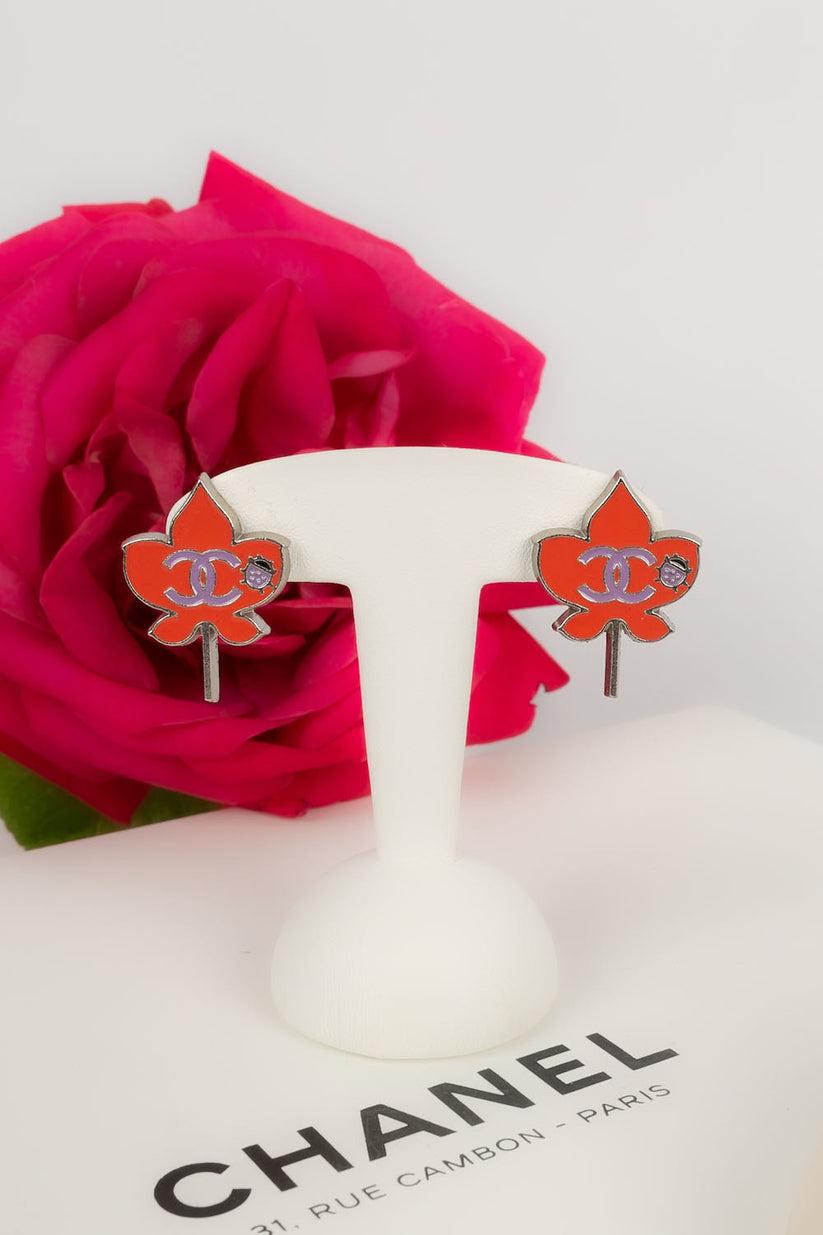 Chanel Spring Earrings Clips in Silver Plated Metal Enamelled For Sale 3