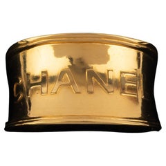 Chanel - Bracelet manchette printemps-été 1996